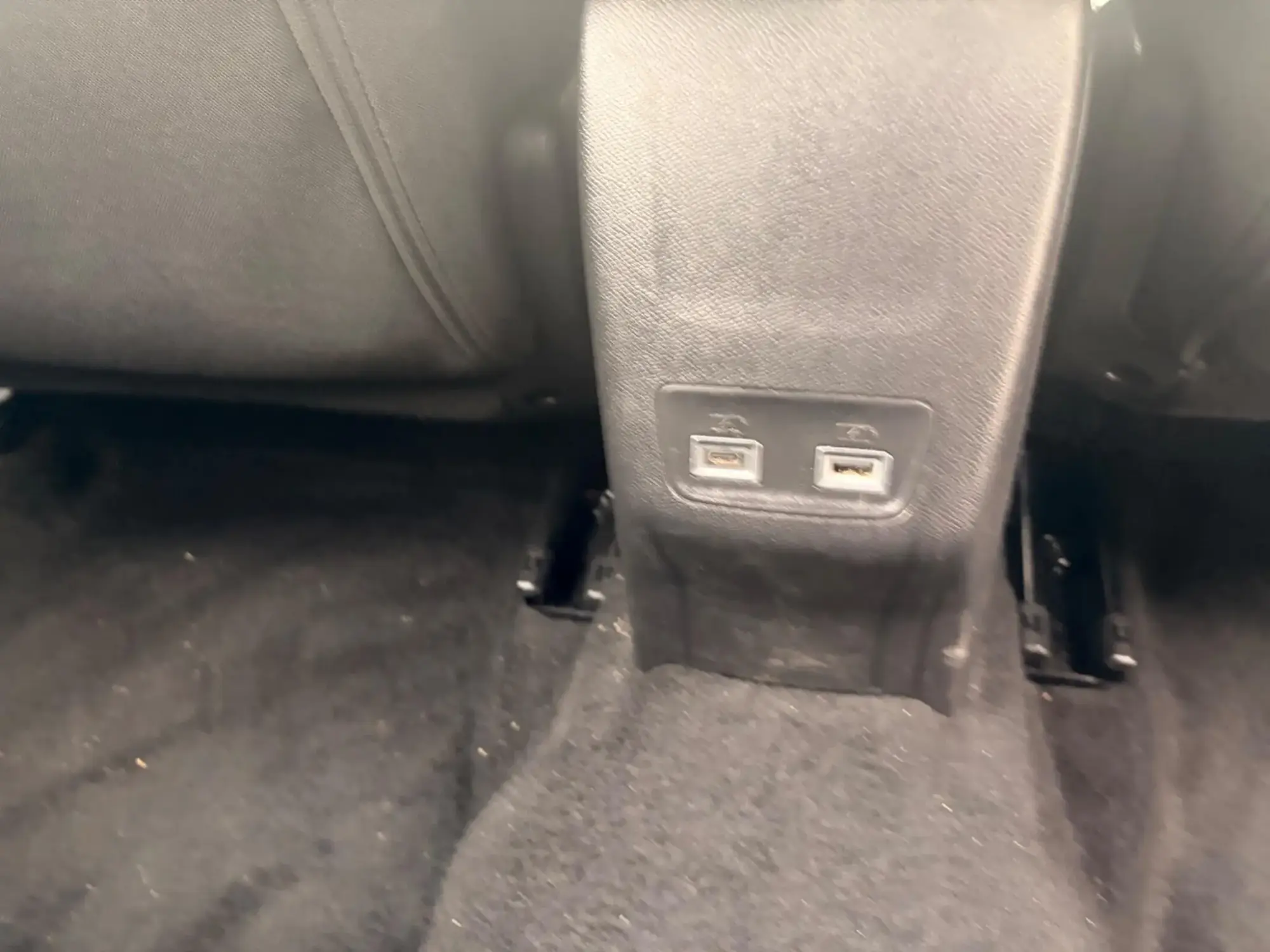 Peugeot E-2008 Image 22
