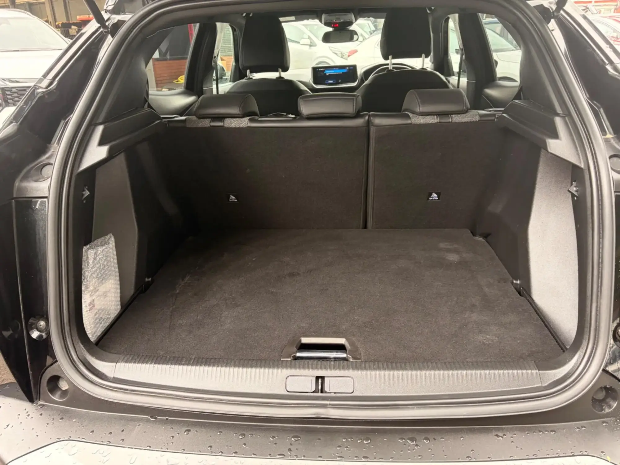 Peugeot E-2008 Image 39