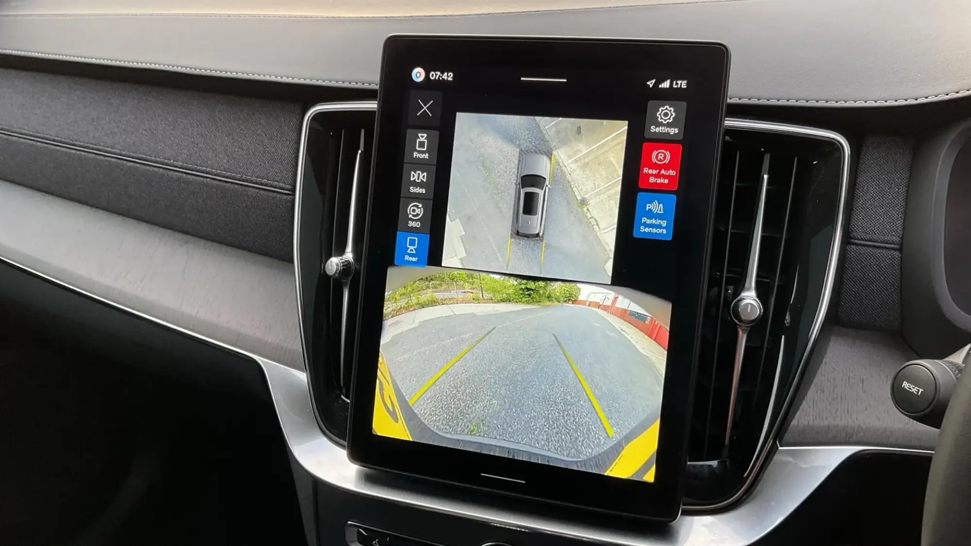 Volvo XC90 Plug-In Hybrid Image 19 Volvo XC90 Plug-In Hybrid Image 19