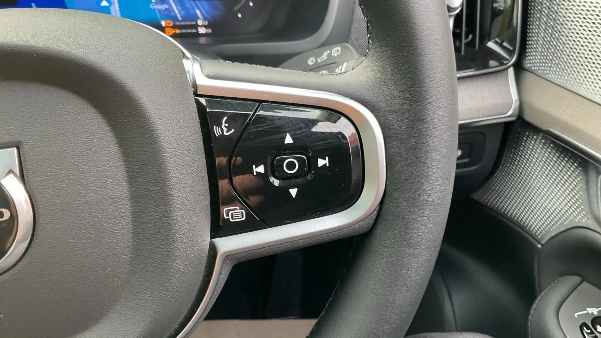 Volvo XC90 Plug-In Hybrid Image 22 Volvo XC90 Plug-In Hybrid Image 22