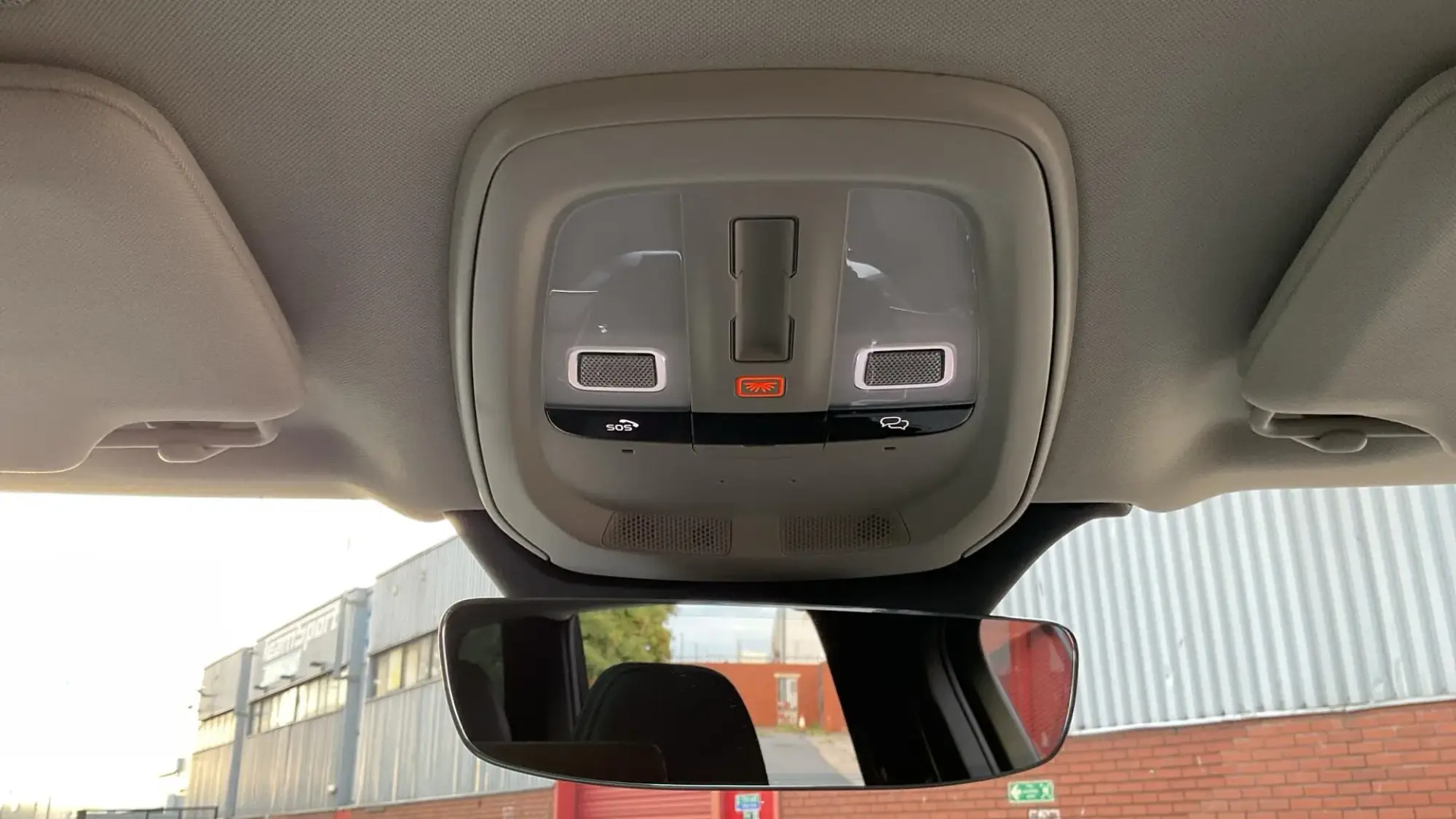 Volvo XC90 Plug-In Hybrid Image 28 Volvo XC90 Plug-In Hybrid Image 28