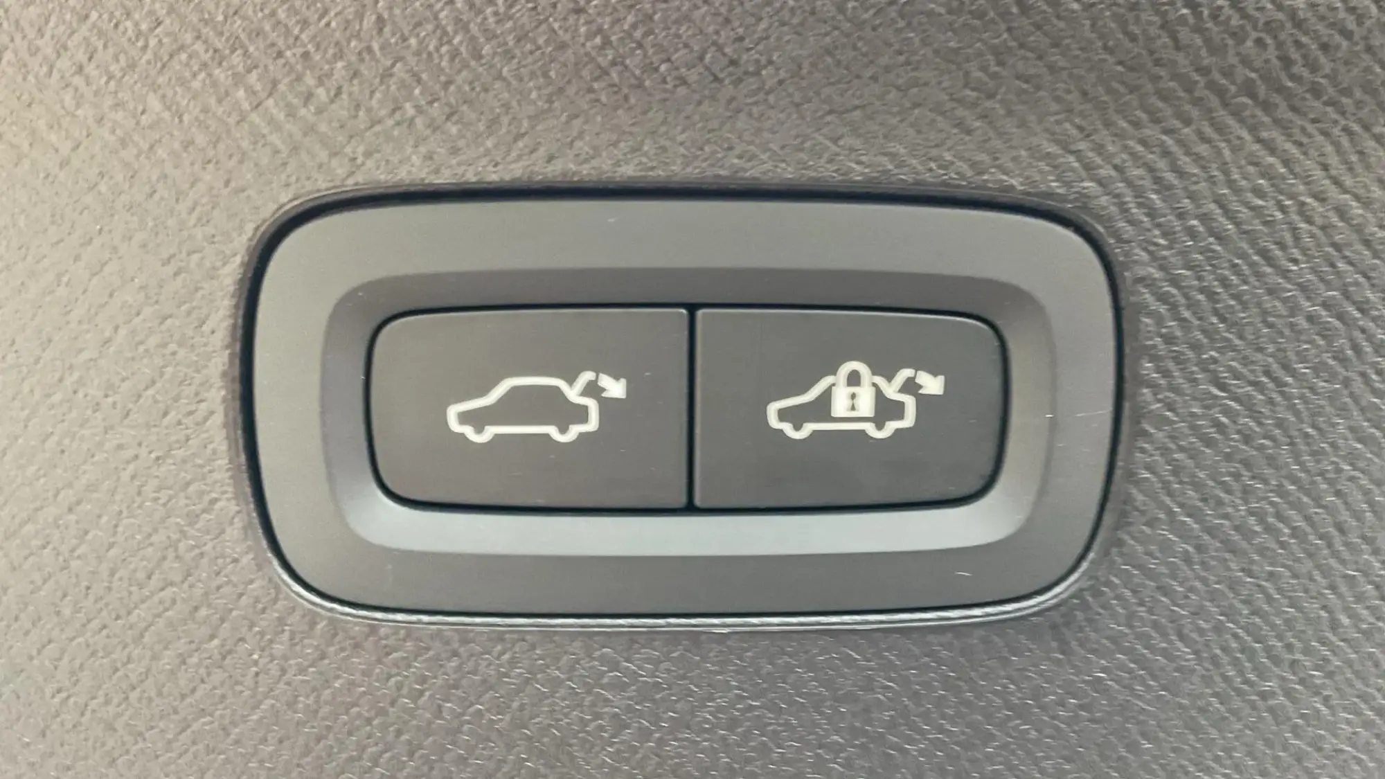 Volvo XC90 Plug-In Hybrid Image 35 Volvo XC90 Plug-In Hybrid Image 35