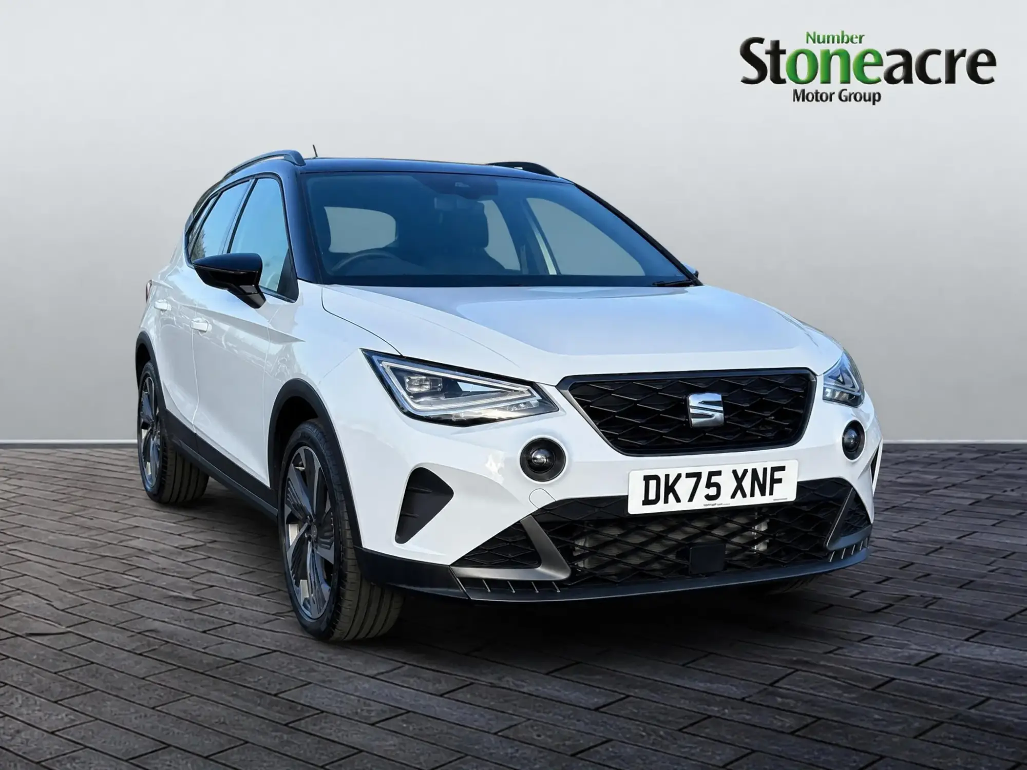 SEAT Arona 1.0 TSI FR Sport DSG Euro 6 (s/s) 5dr DK75XNF Image 1 SEAT Arona 1.0 TSI FR Sport DSG Euro 6 (s/s) 5dr DK75XNF Image 1