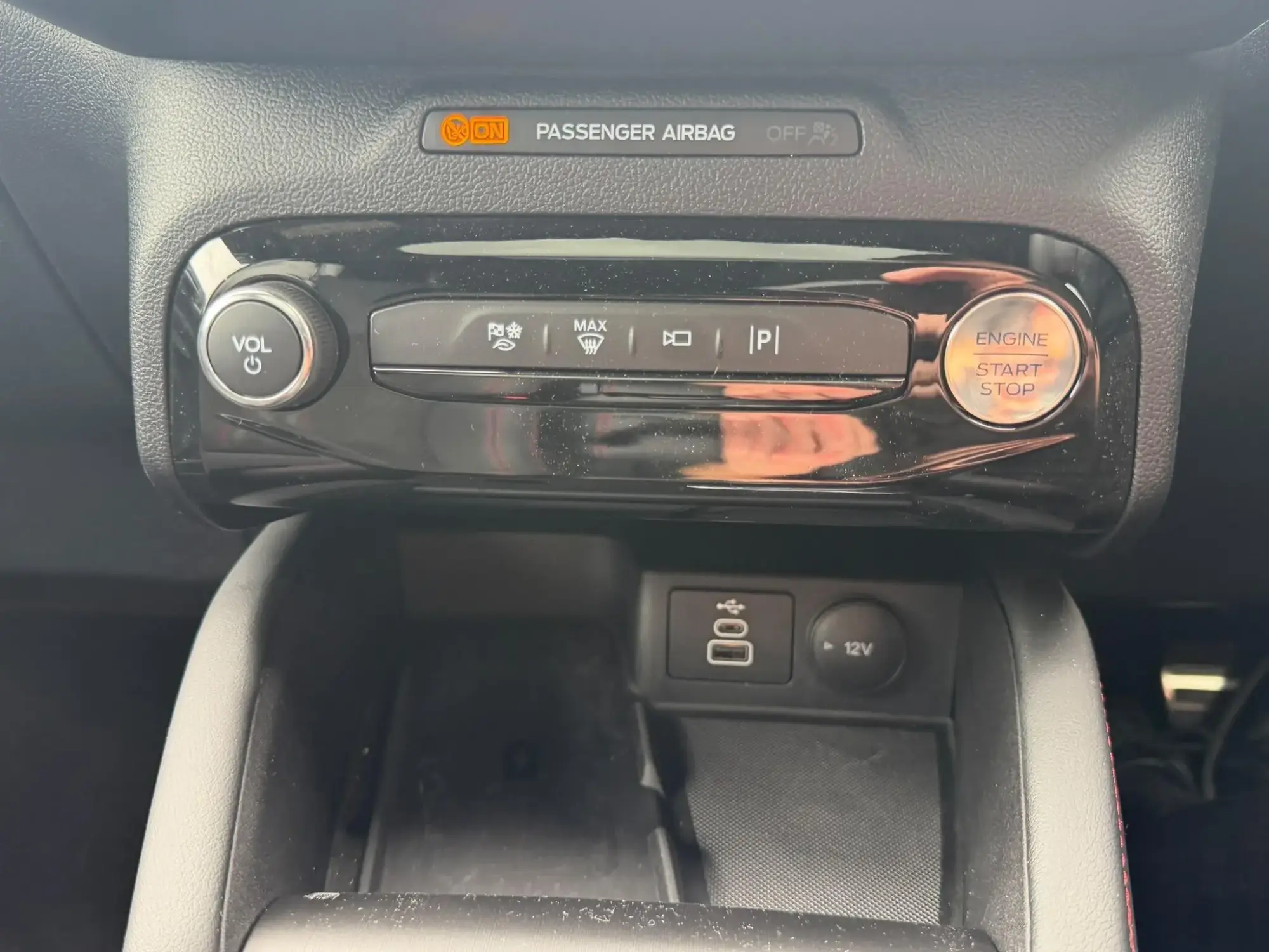 Ford Kuga Plug-In Hybrid Image 11