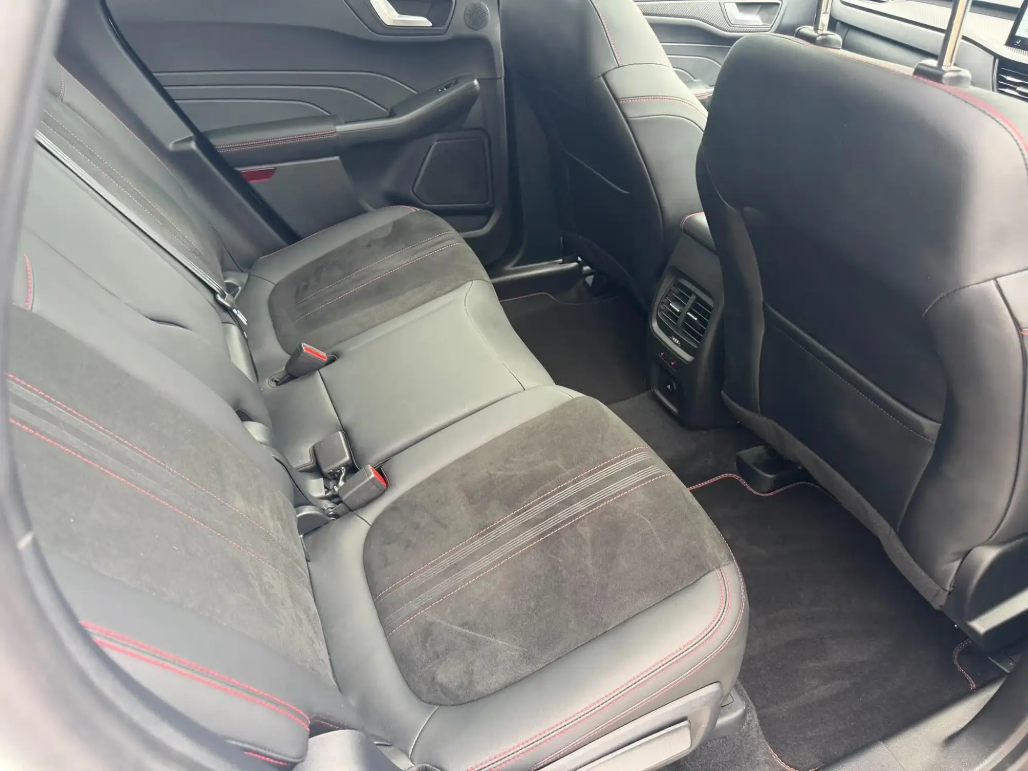 Ford Kuga Plug-In Hybrid Image 15