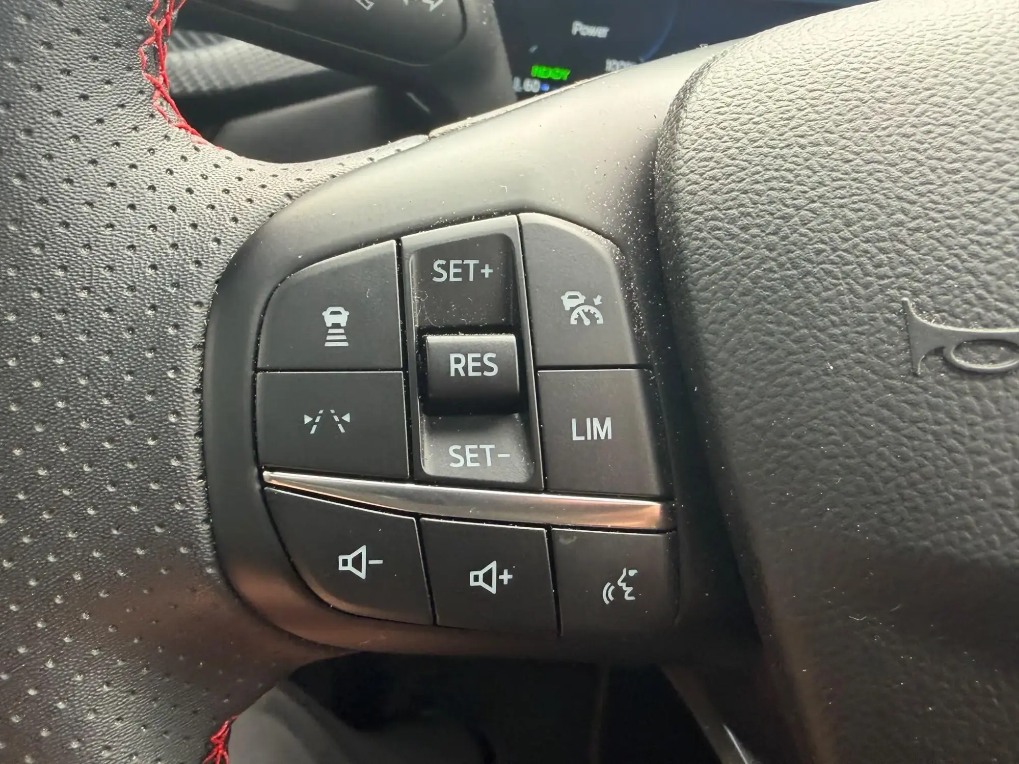 Ford Kuga Plug-In Hybrid Image 25