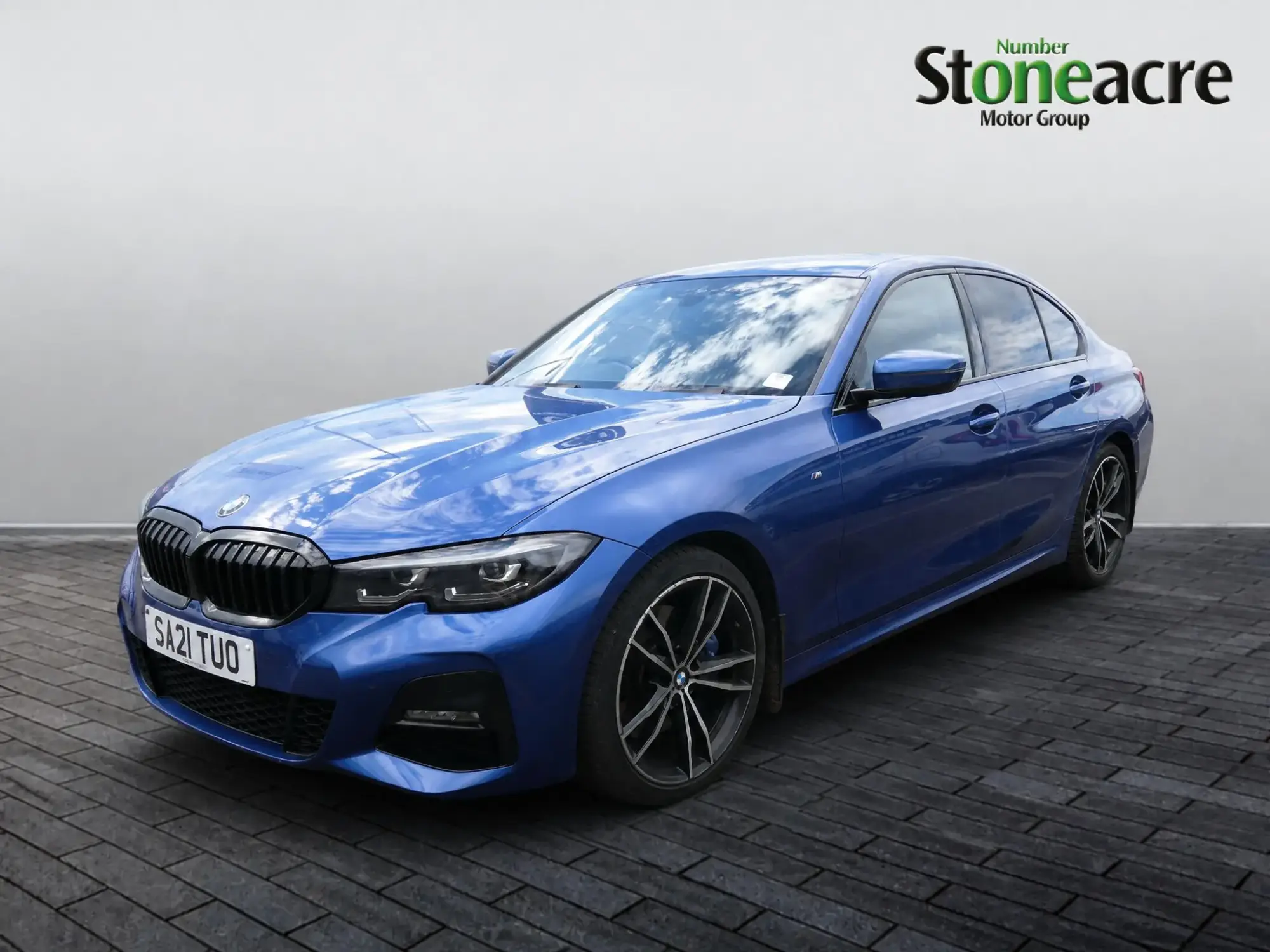 BMW 3 Series 3.0 330d MHT M Sport Auto xDrive Euro 6 (s/s) 4dr SA21TUO Image 3 BMW 3 Series 3.0 330d MHT M Sport Auto xDrive Euro 6 (s/s) 4dr SA21TUO Image 3