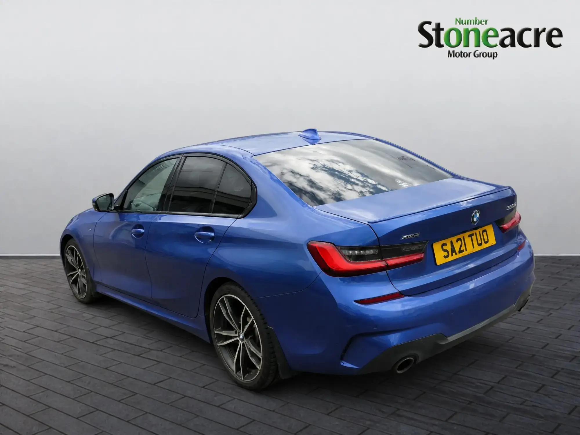 BMW 3 Series Image 4 BMW 3 Series Image 4