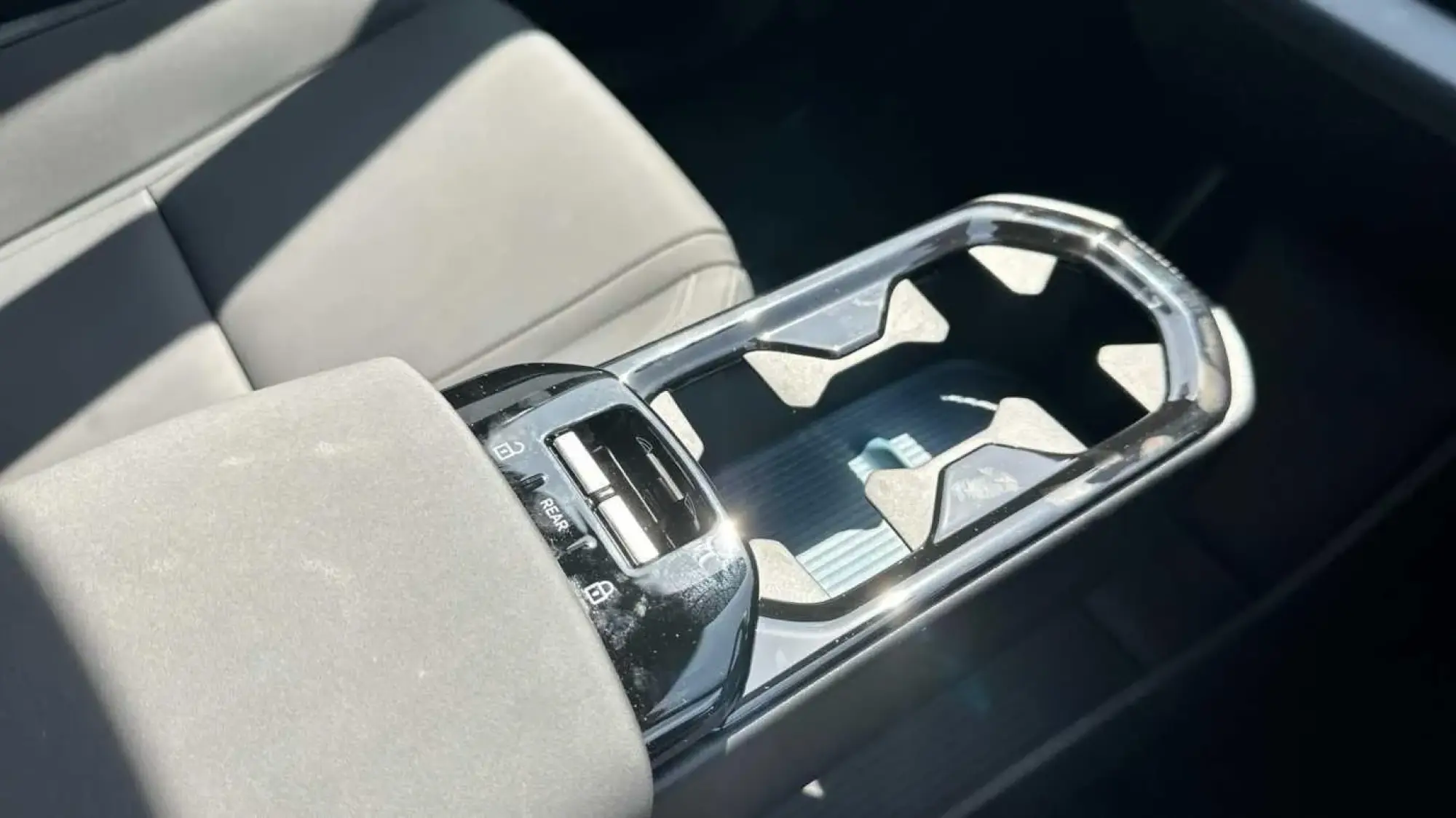 Volvo EX30 Image 8
