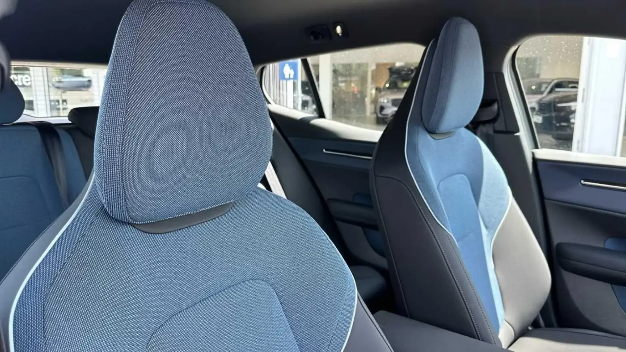 Volvo EX30 Image 9