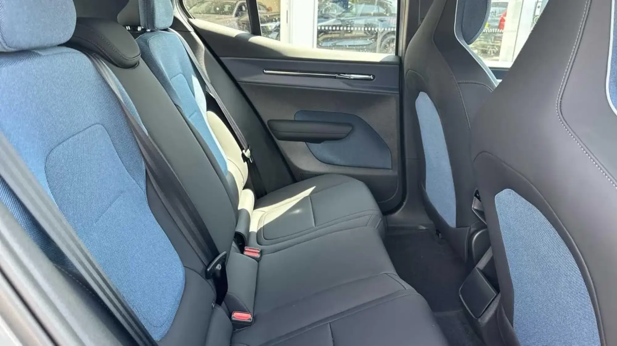 Volvo EX30 Image 10