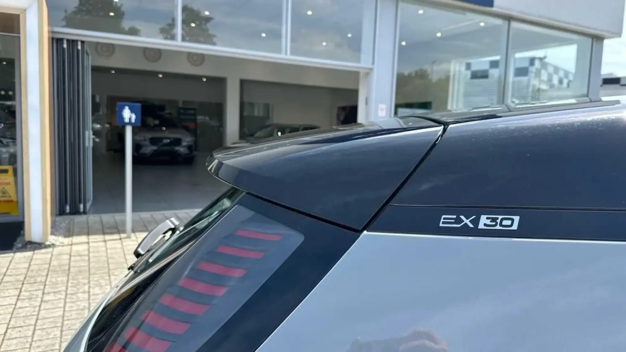 Volvo EX30 Image 38
