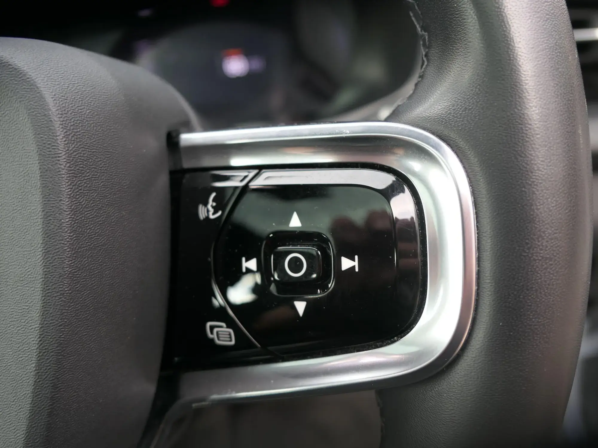Polestar 2 Image 15
