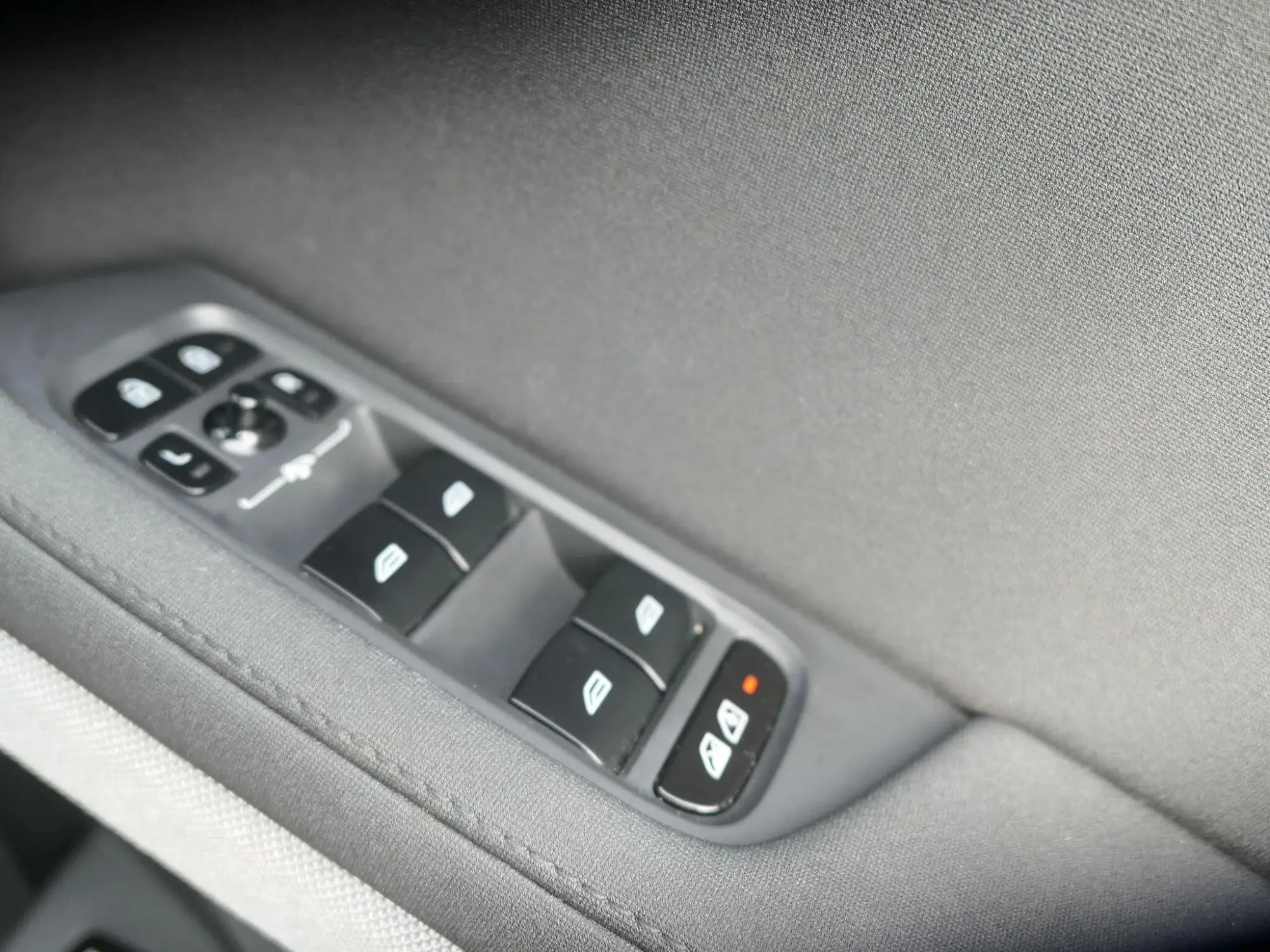 Polestar 2 Image 18