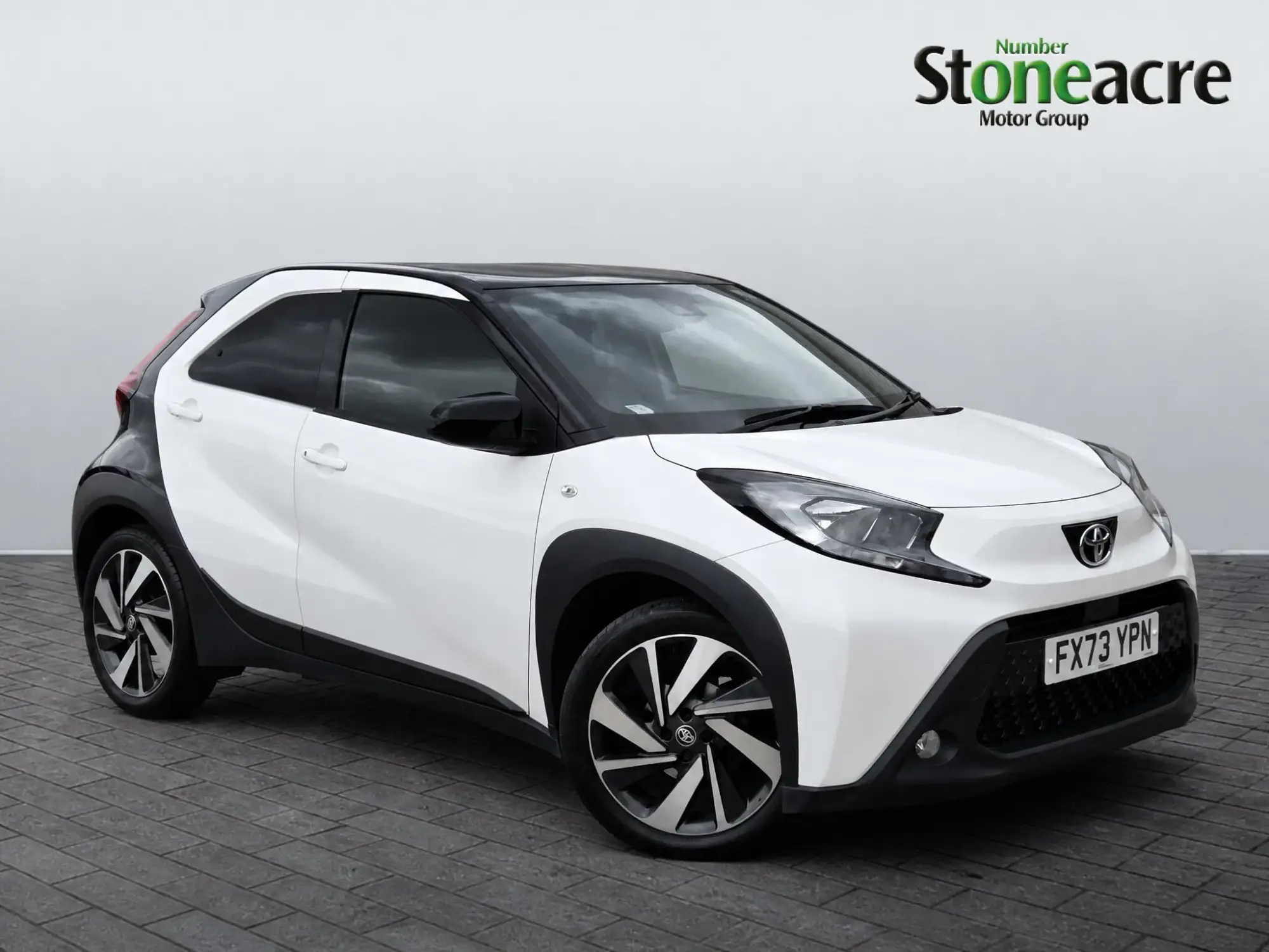 Toyota Aygo X 1.0 VVT-i Edge 5dr FX73YPN Image 1