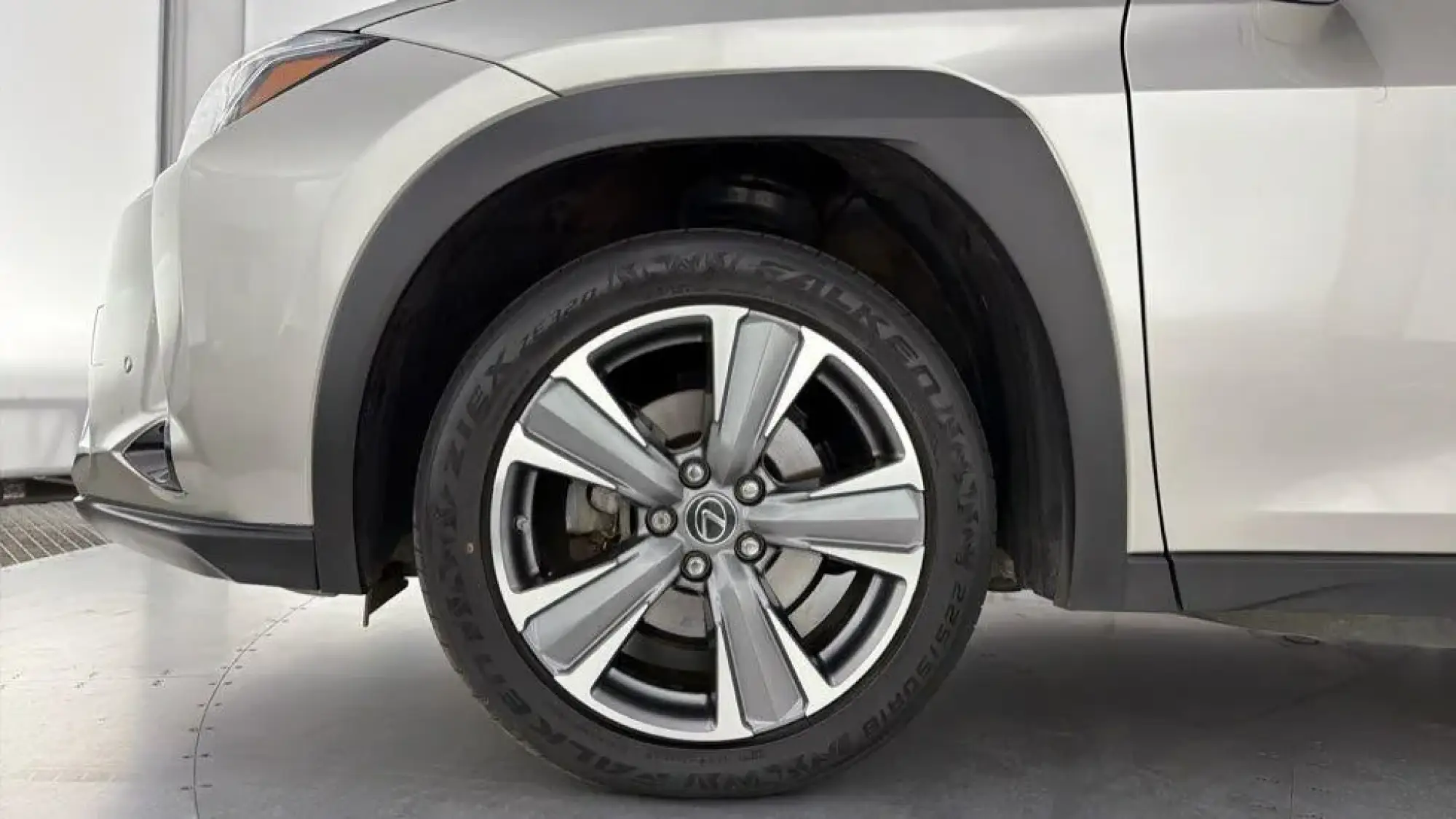 Lexus UX Image 17