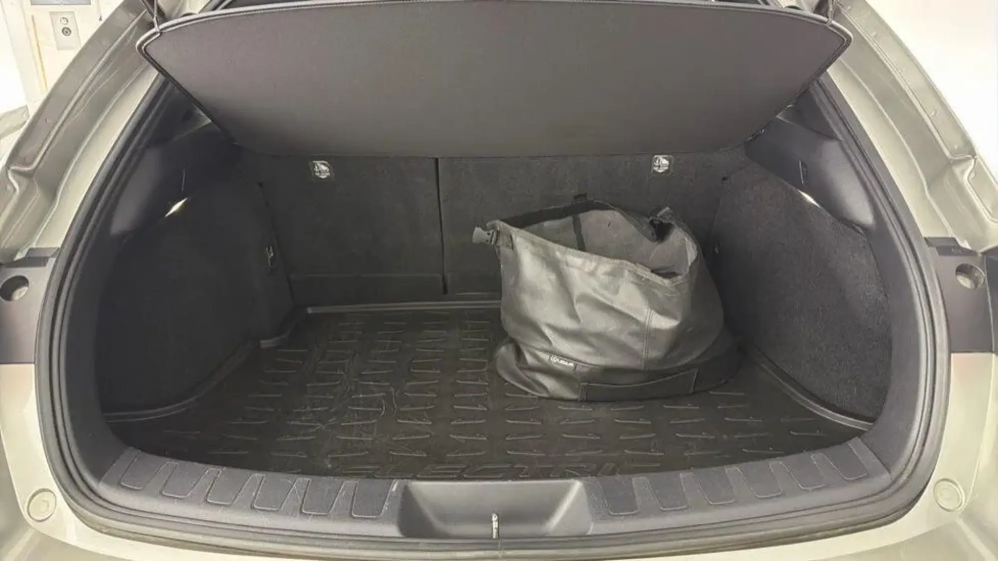 Lexus UX Image 21