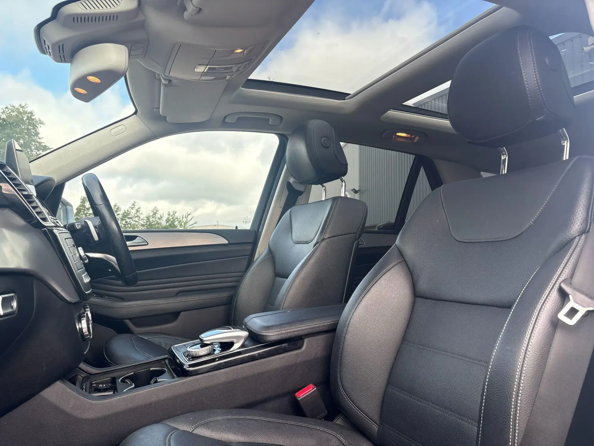 Mercedes-Benz GLE Image 21