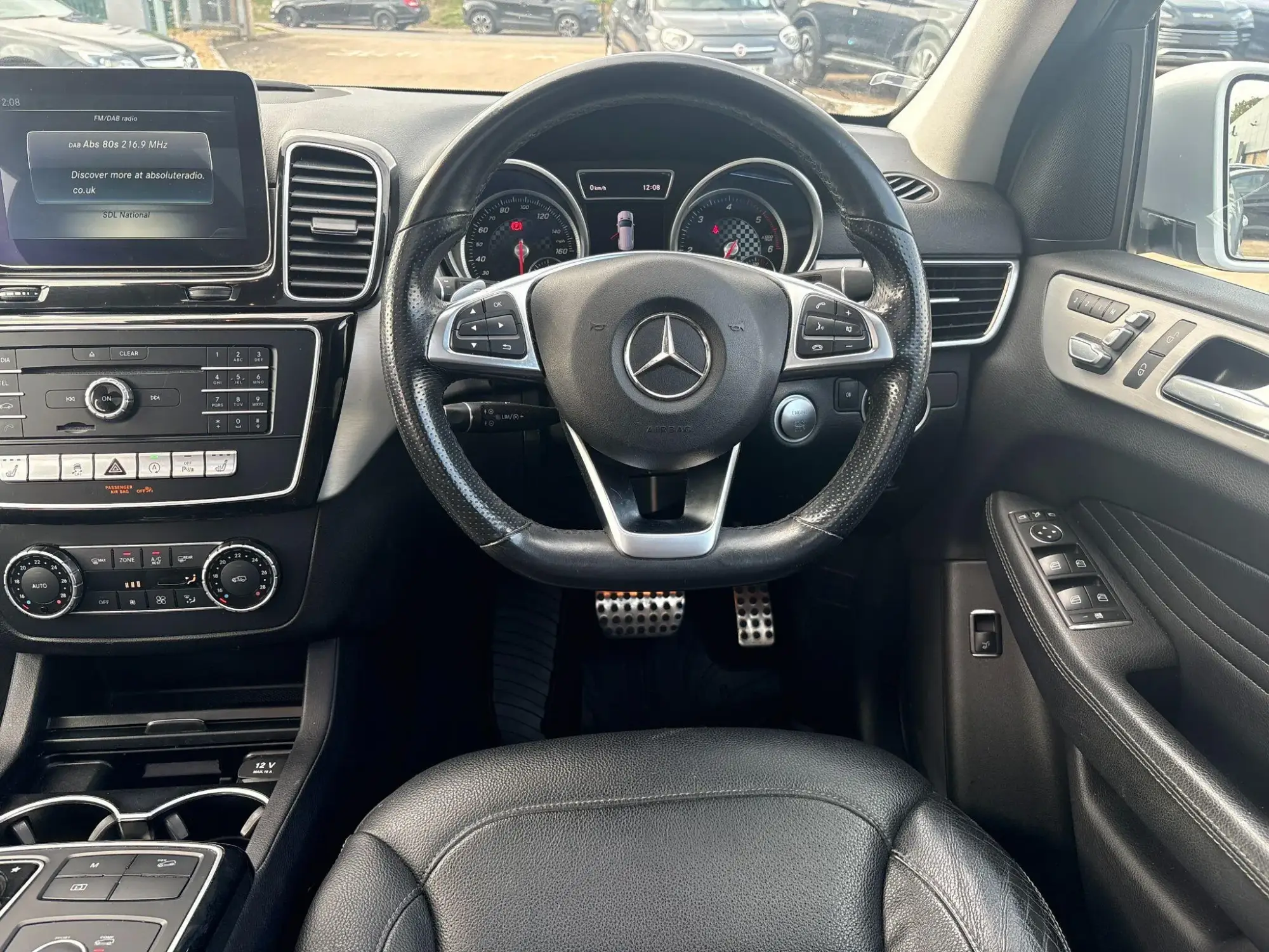 Mercedes-Benz GLE Image 24