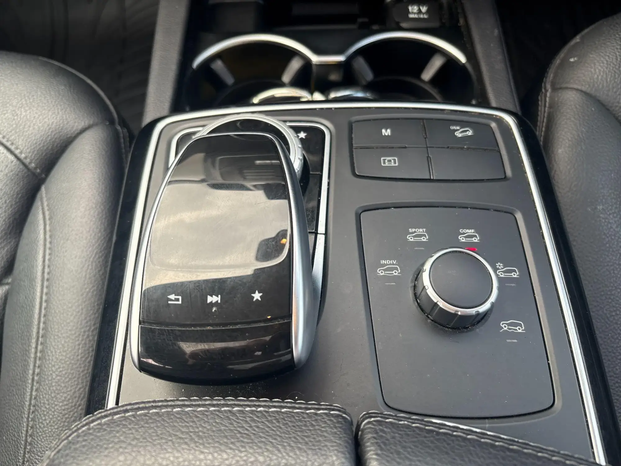 Mercedes-Benz GLE Image 26