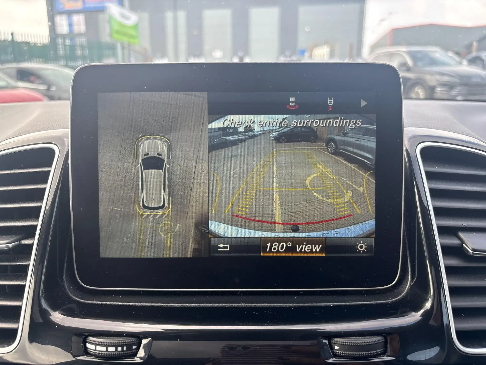 Mercedes-Benz GLE Image 31