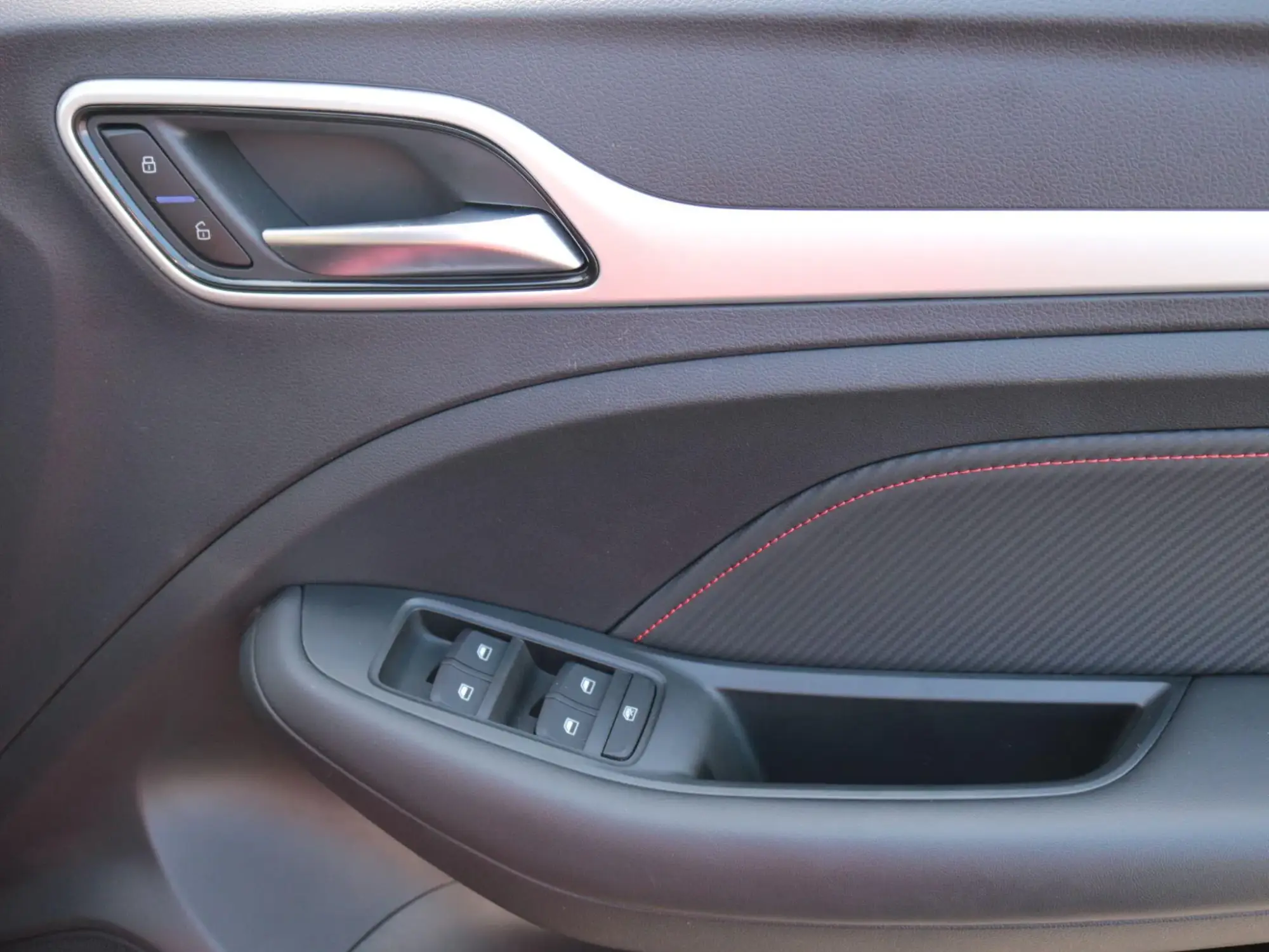 MG ZS Image 27