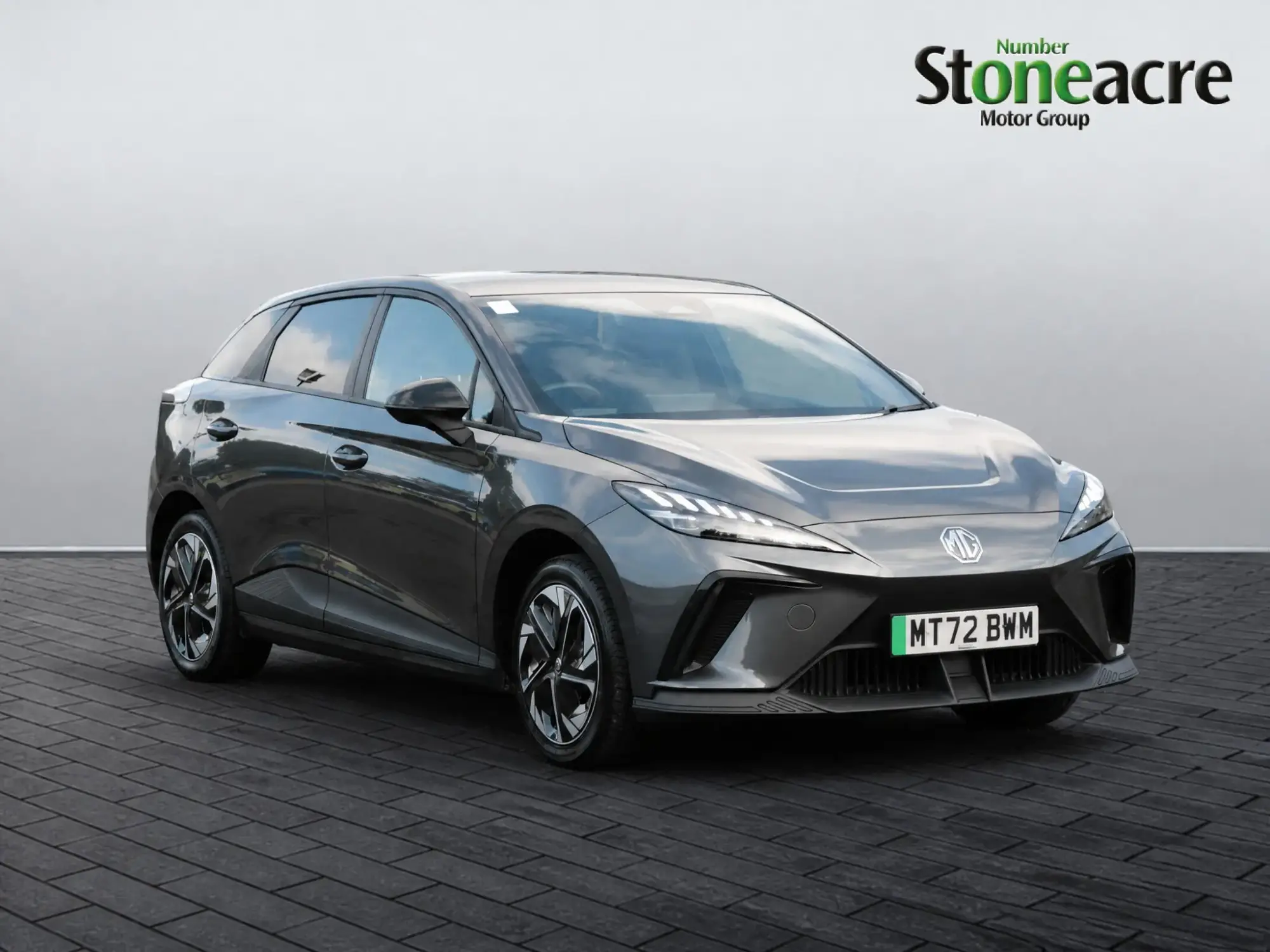MG 4 EV 51kWh SE Auto 5dr MT72BWM Image 1