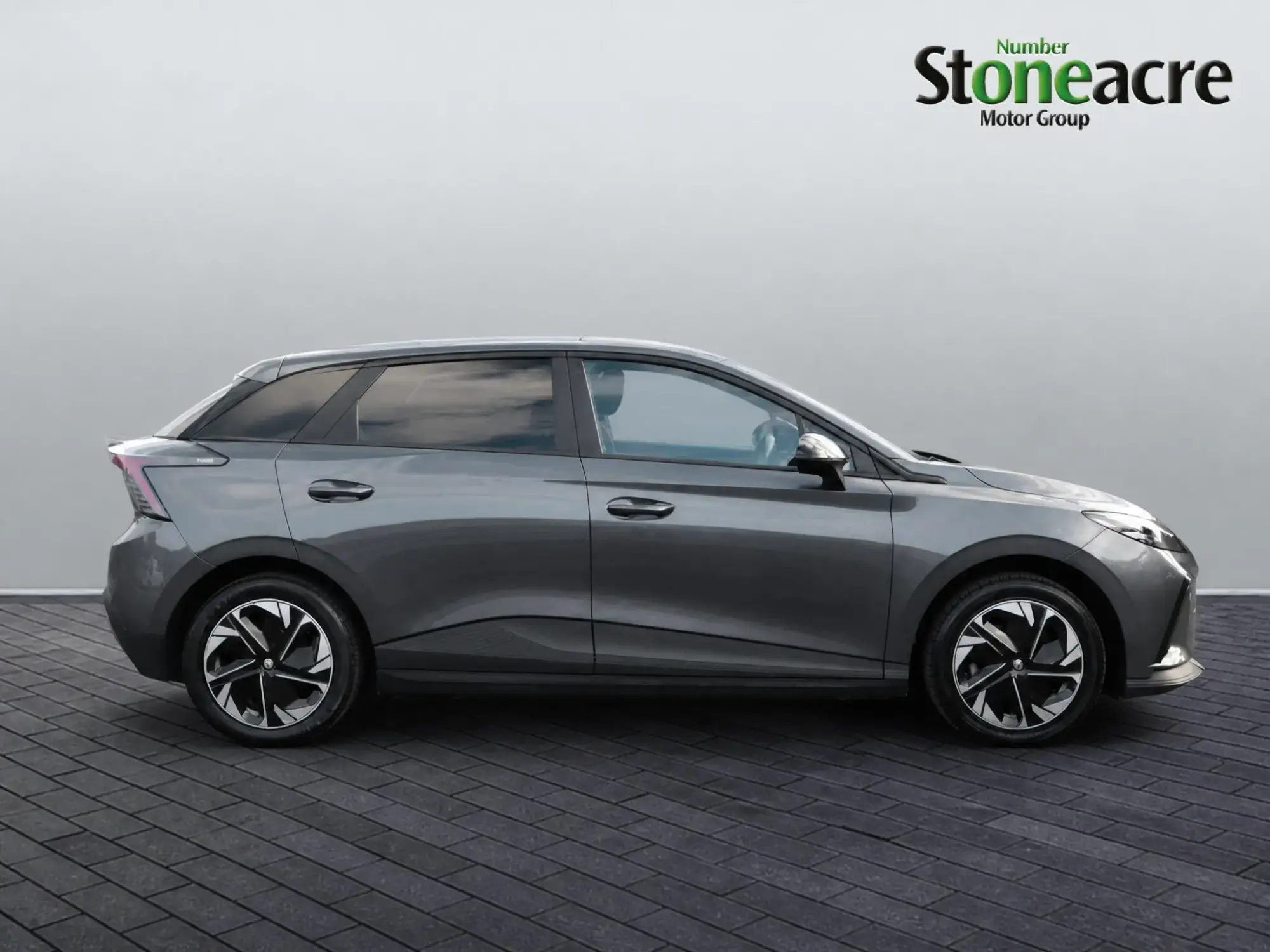 MG 4 EV 51kWh SE Auto 5dr MT72BWM Image 2