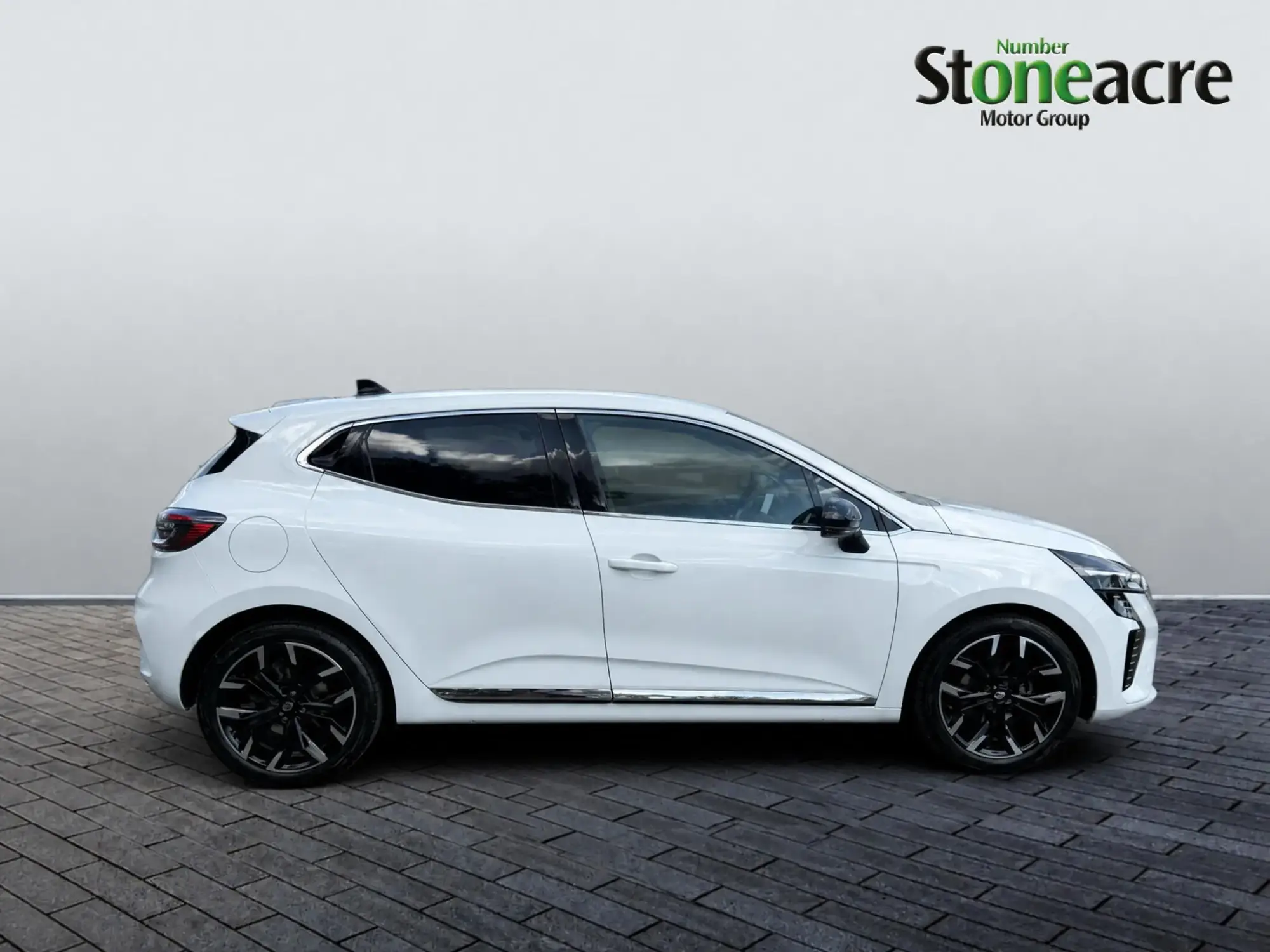 Renault Clio 1.0 TCe techno Euro 6 (s/s) 5dr NV74VNY Image 2 Renault Clio 1.0 TCe techno Euro 6 (s/s) 5dr NV74VNY Image 2