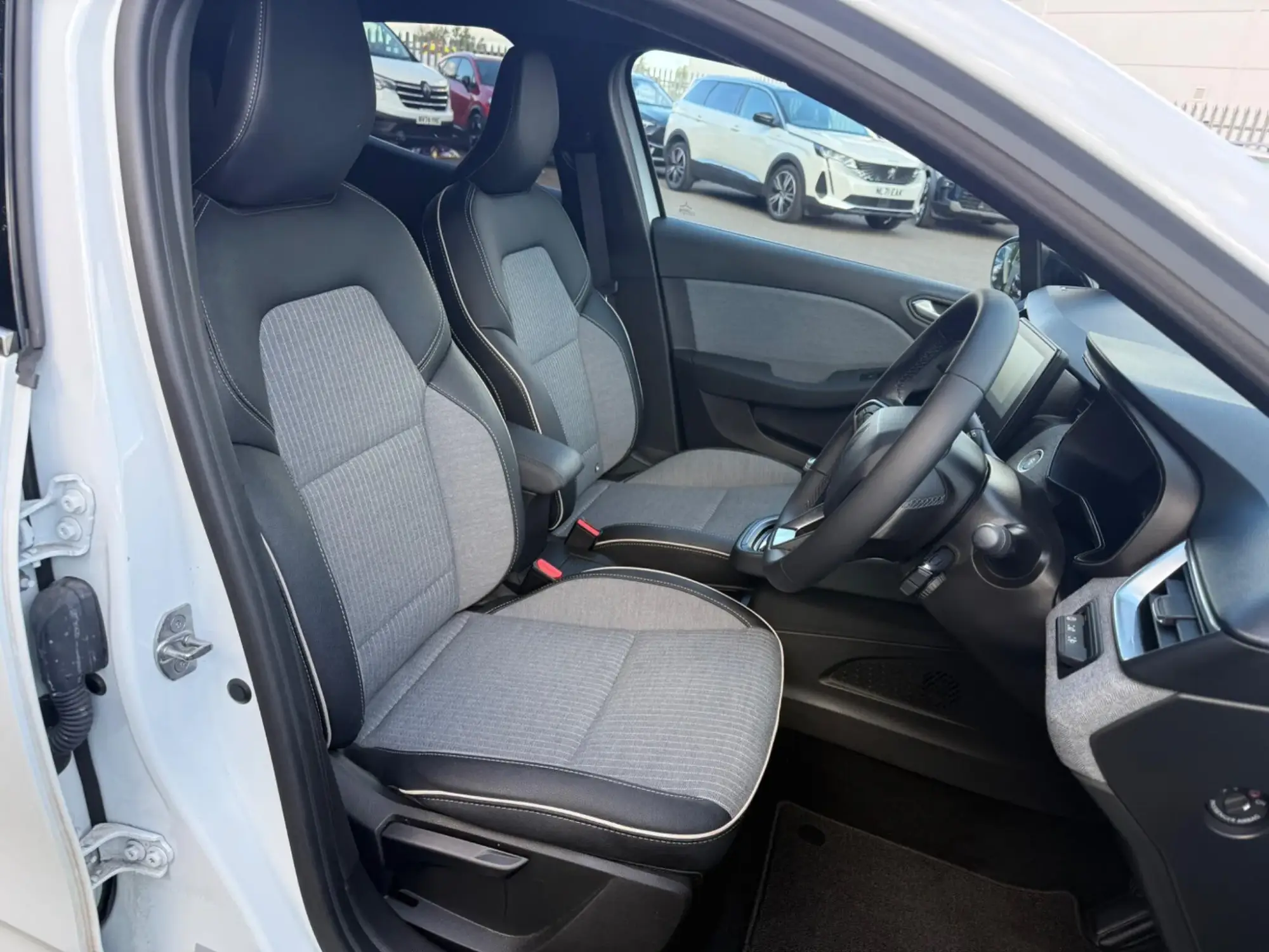 Renault Clio Image 12