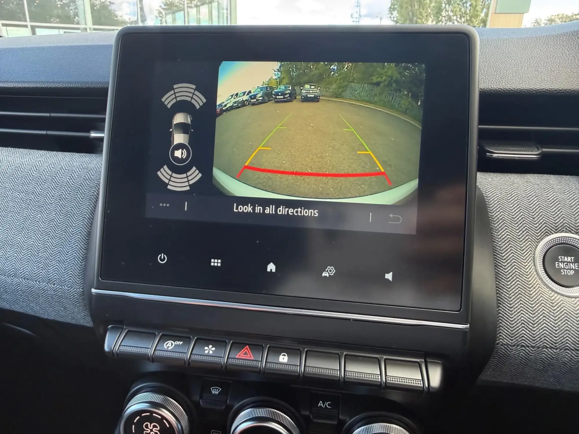 Renault Clio Image 23