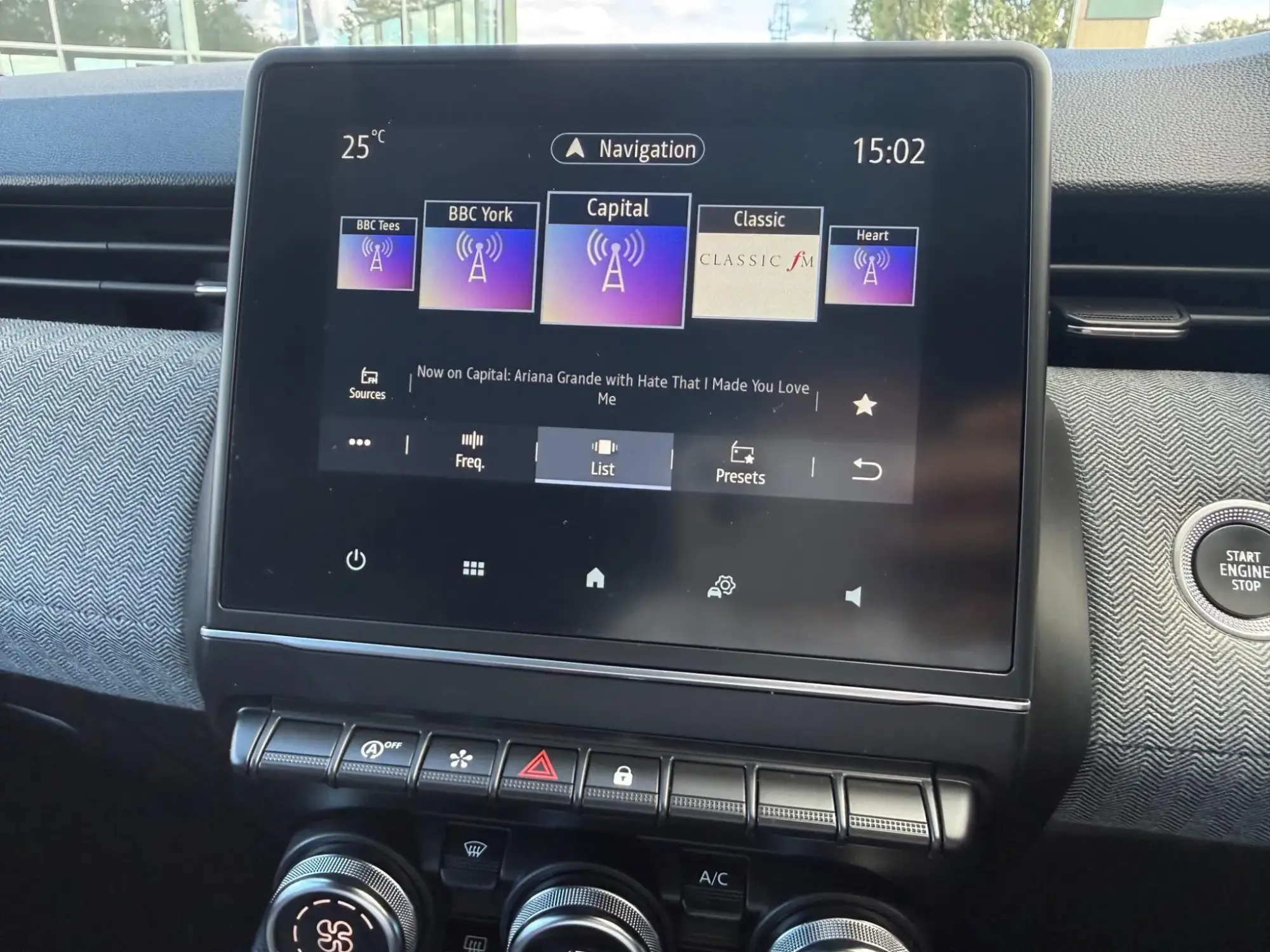 Renault Clio Image 25
