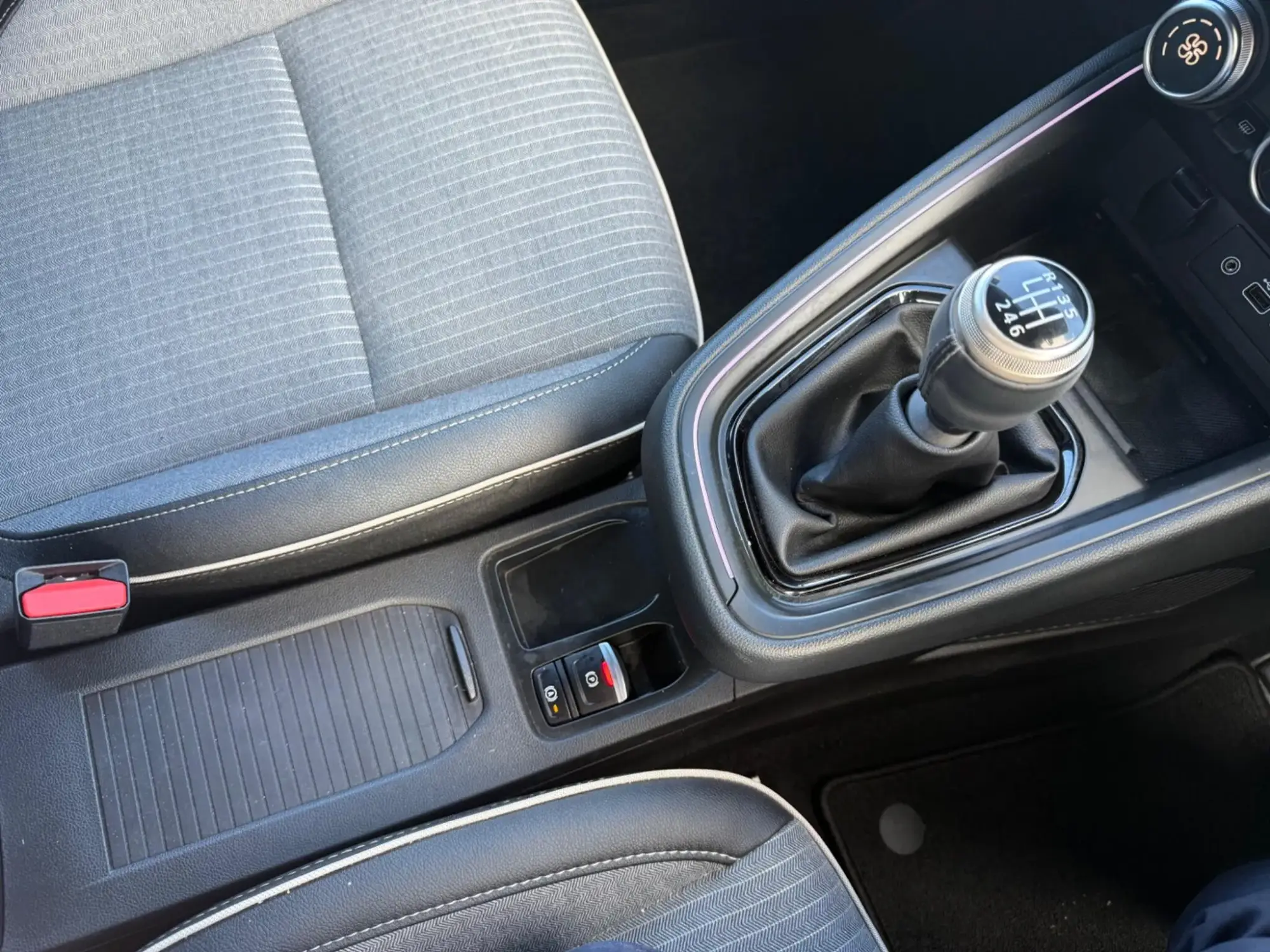 Renault Clio Image 30