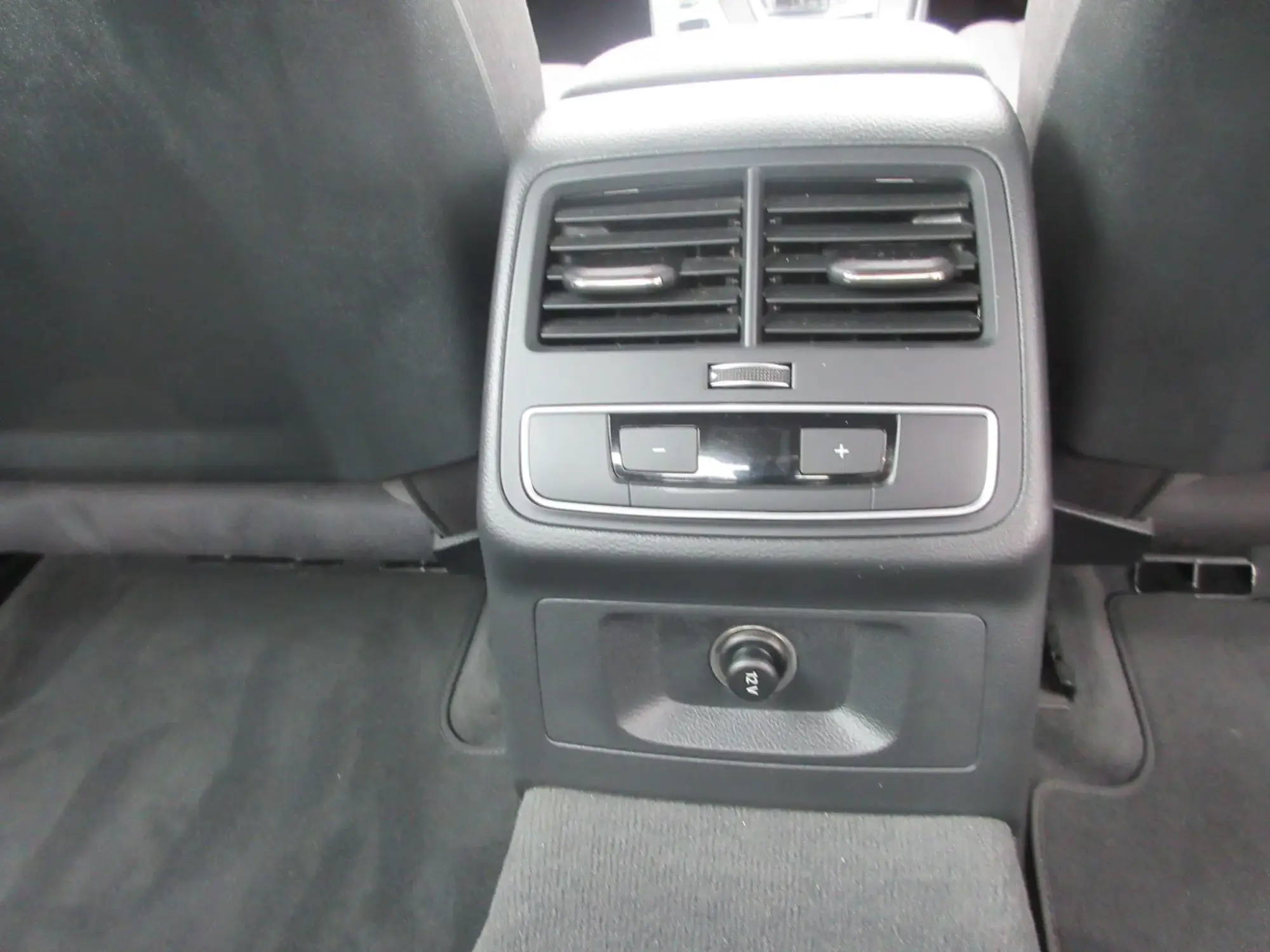 Audi A4 Saloon Image 16 Audi A4 Saloon Image 16