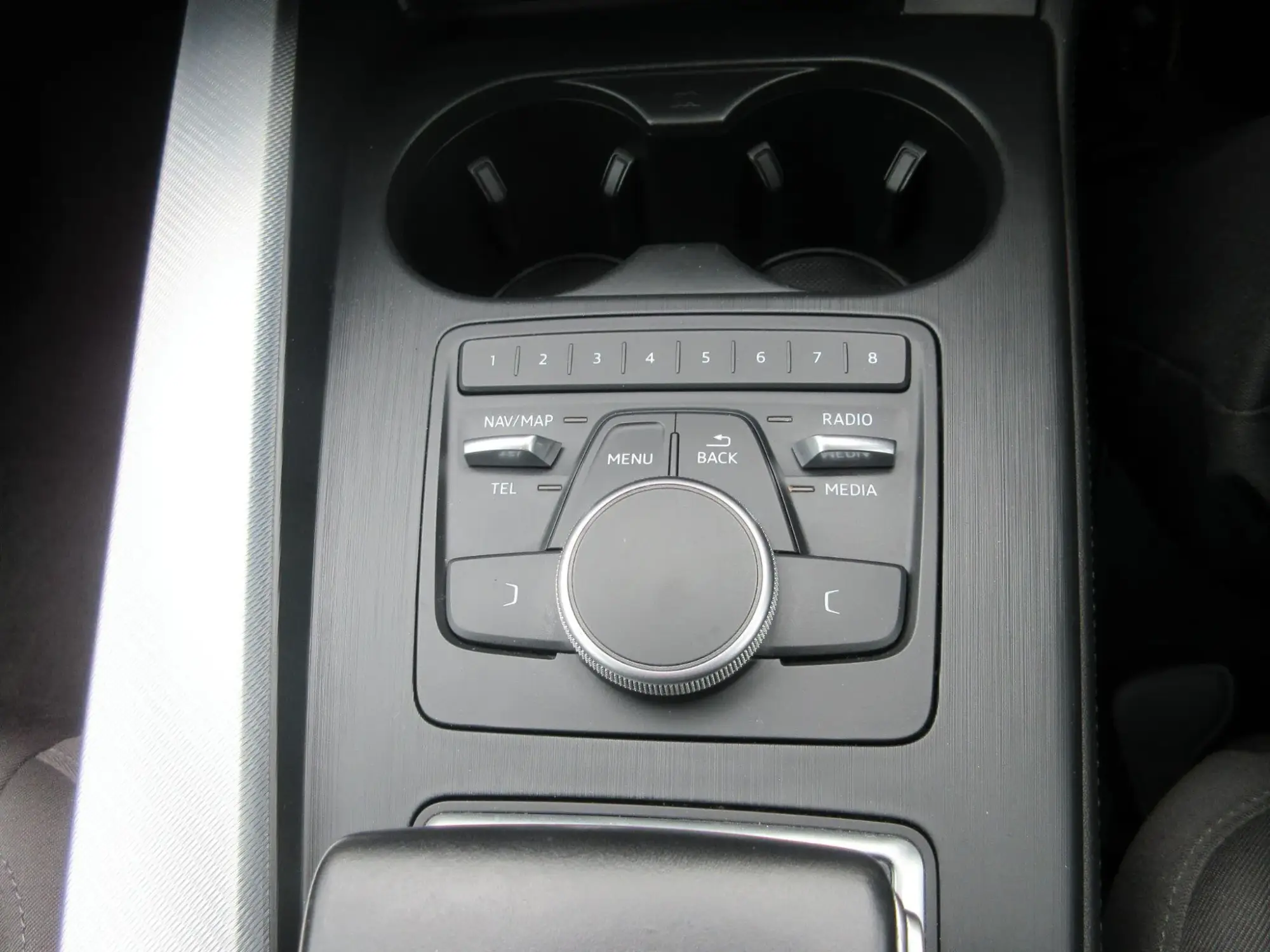 Audi A4 Saloon Image 17 Audi A4 Saloon Image 17