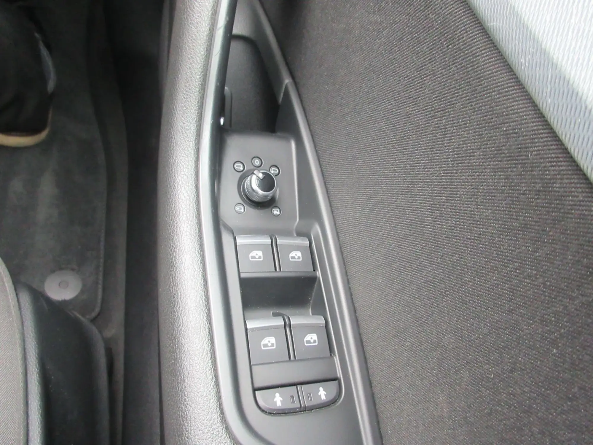 Audi A4 Saloon Image 19 Audi A4 Saloon Image 19