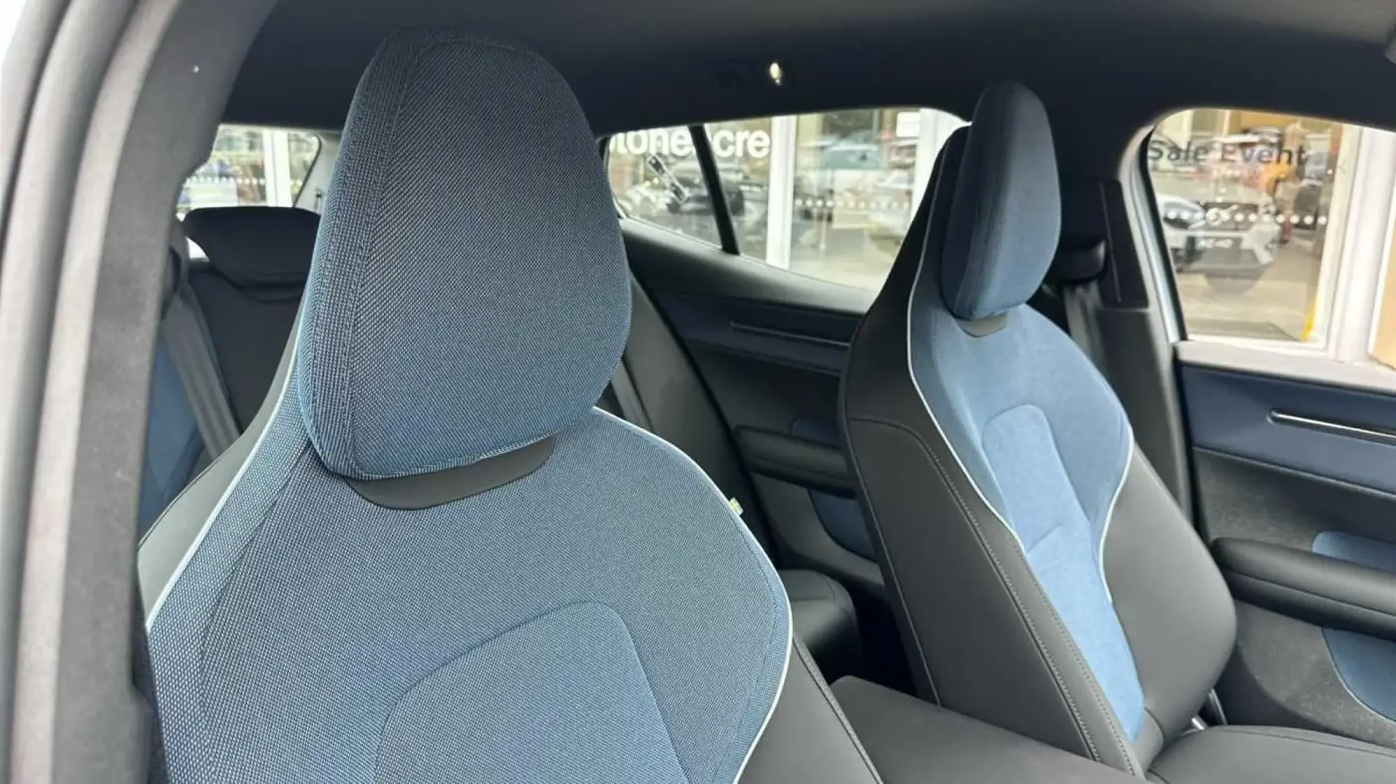 Volvo EX30 Image 8