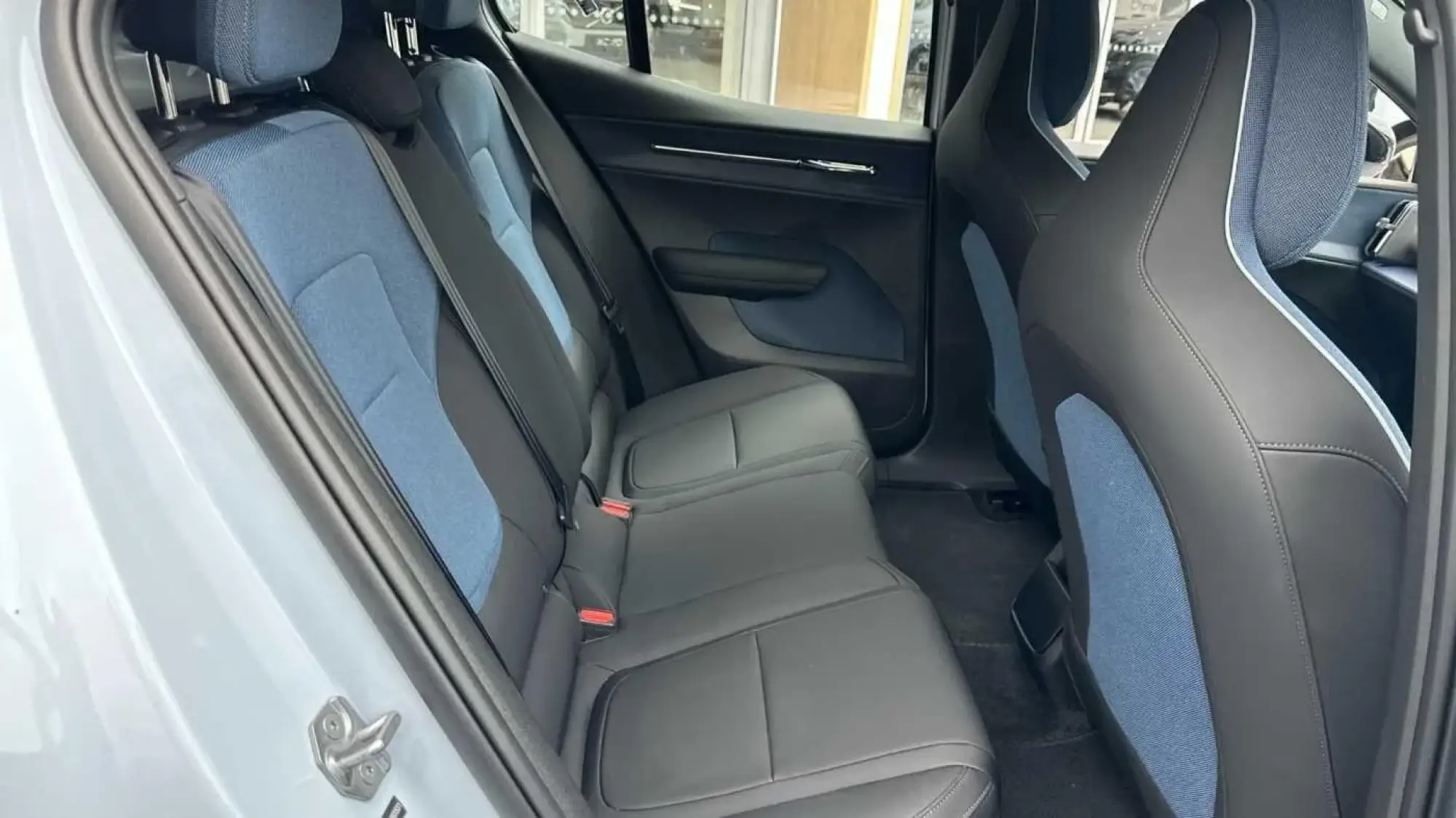 Volvo EX30 Image 9