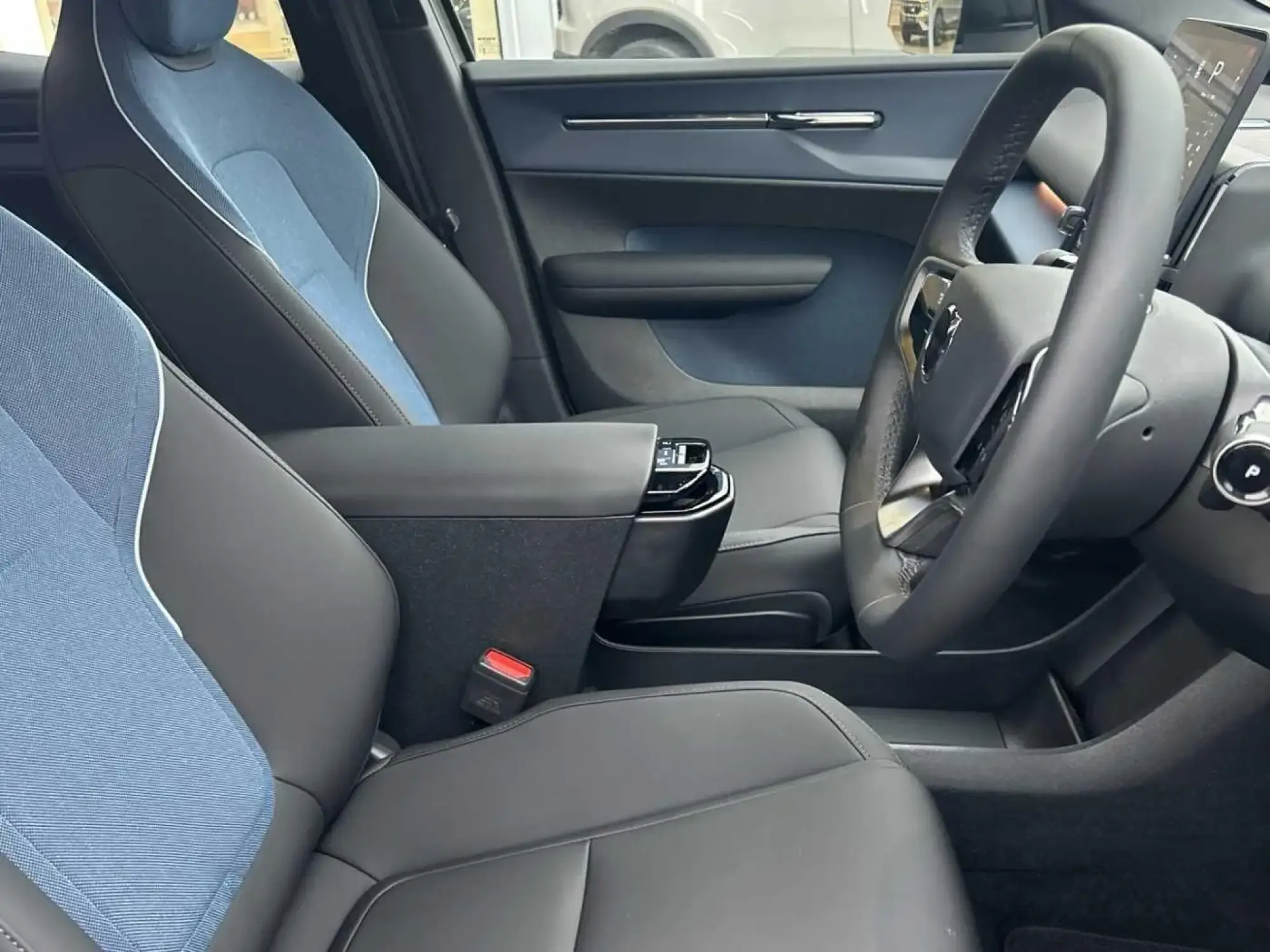 Volvo EX30 Image 10