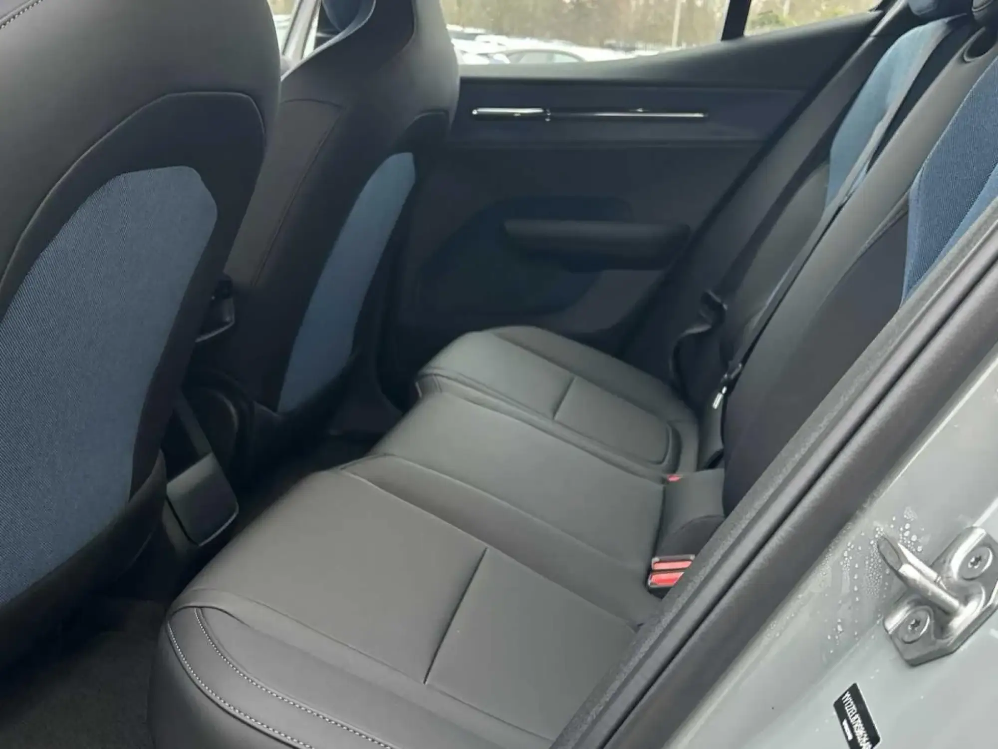 Volvo EX30 Image 11