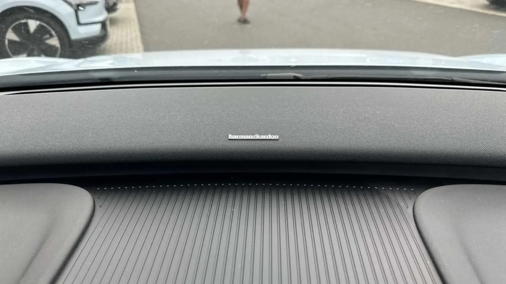Volvo EX30 Image 30
