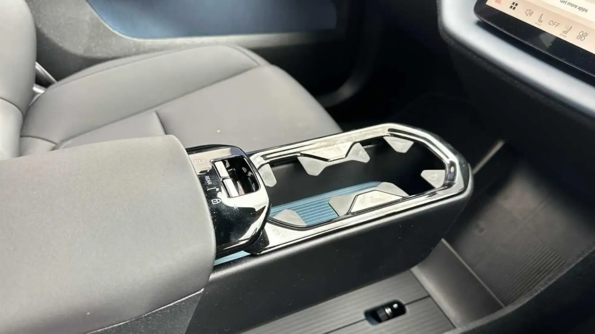 Volvo EX30 Image 36