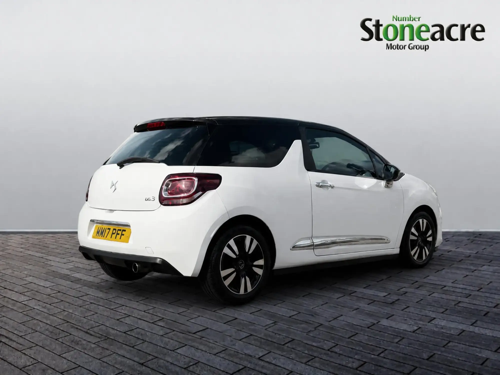 DS AUTOMOBILES DS 3 1.2 PureTech Chic Euro 6 3dr MW17PFF Image 3