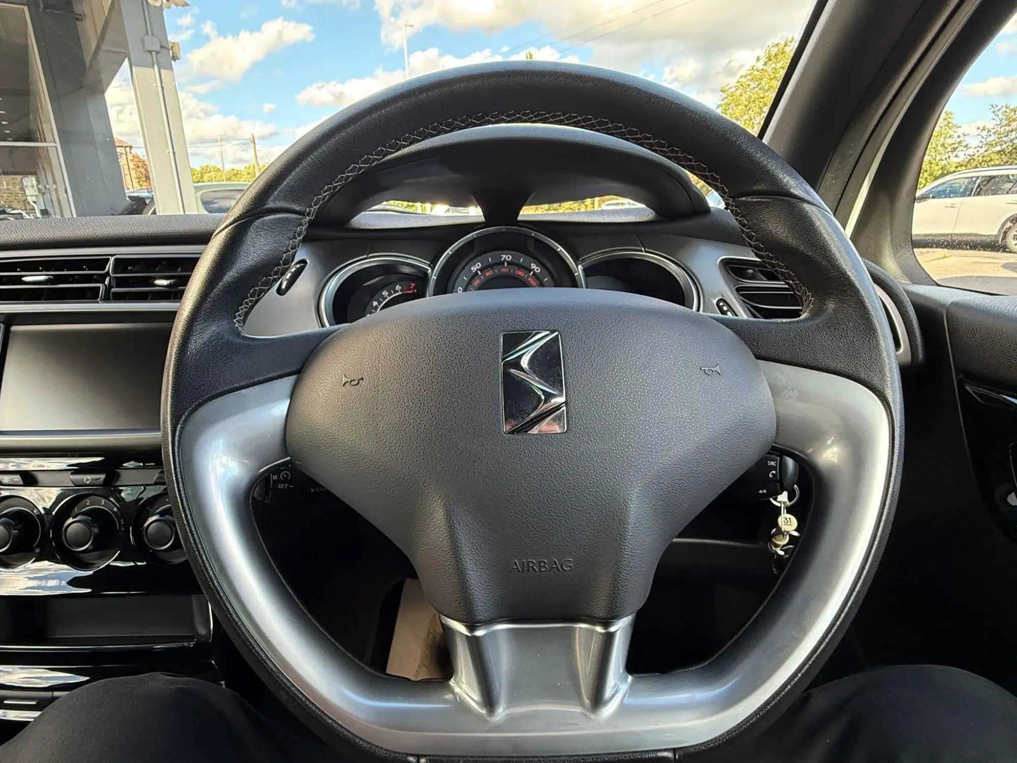 DS AUTOMOBILES DS 3 Image 14