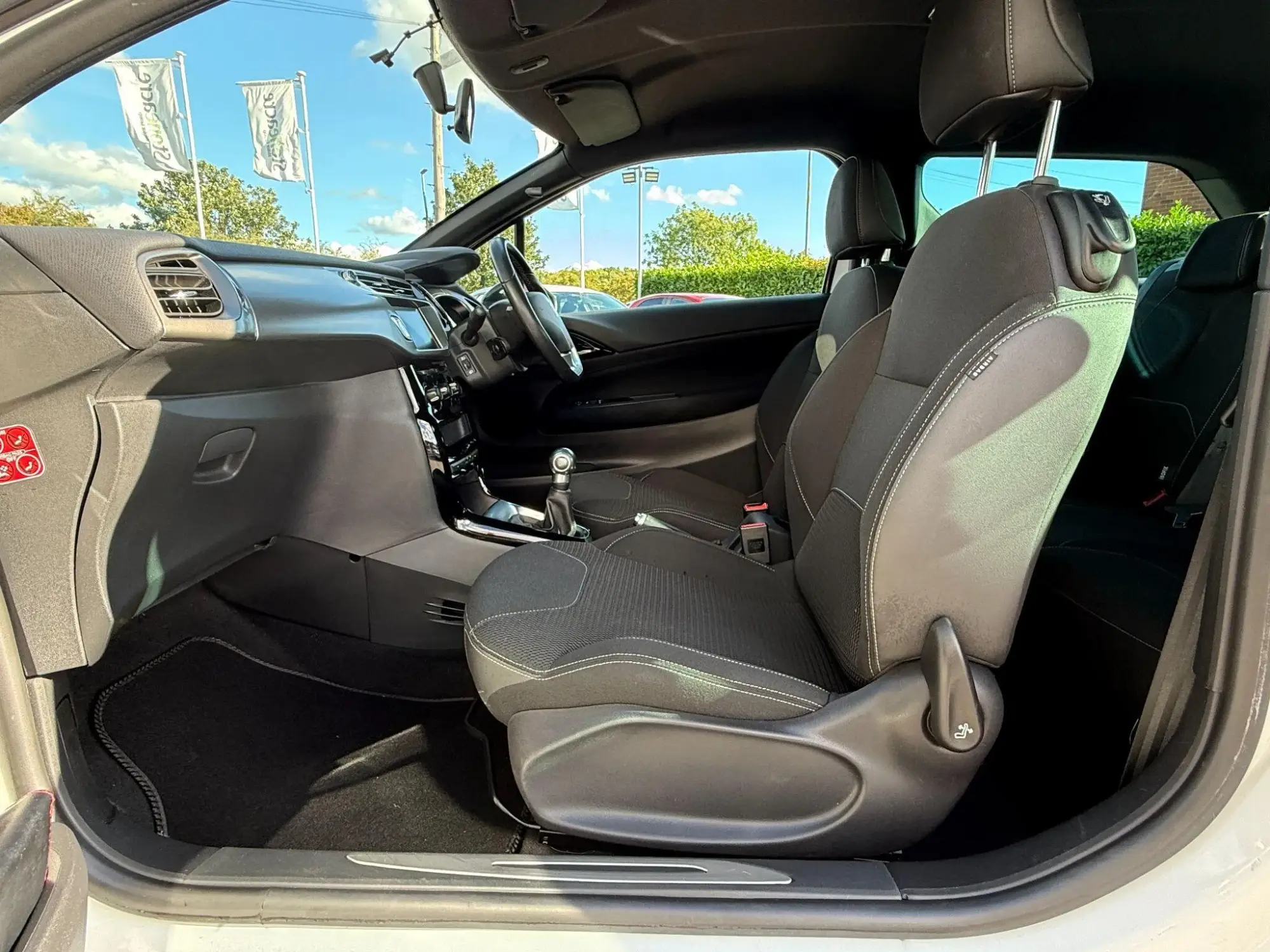 DS AUTOMOBILES DS 3 Image 21