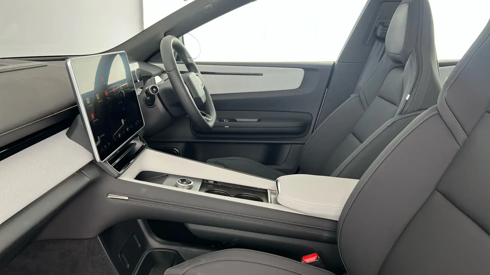 Polestar 4 SUV Image 23 Polestar 4 SUV Image 23
