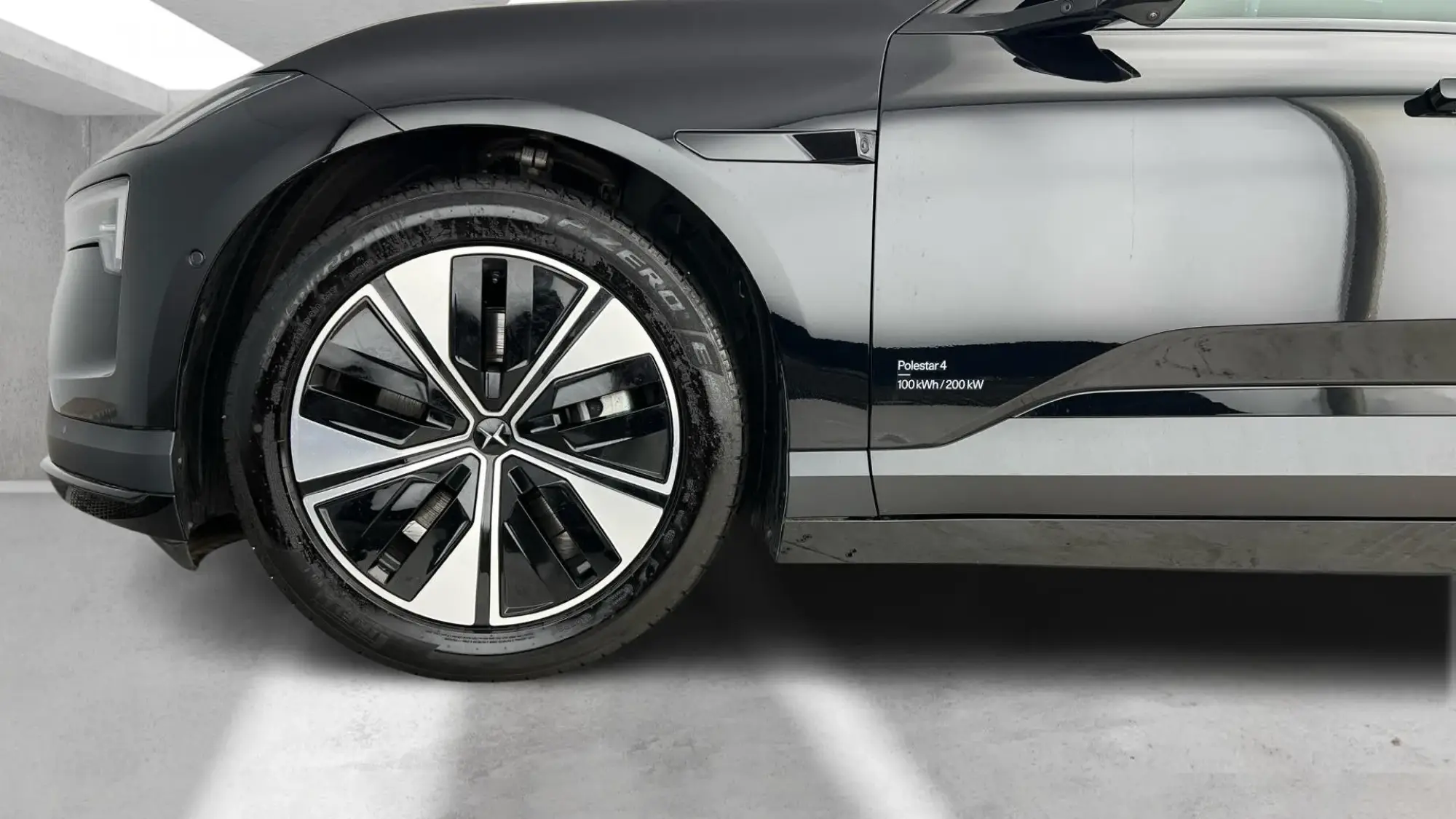 Polestar 4 Coupe Image 26