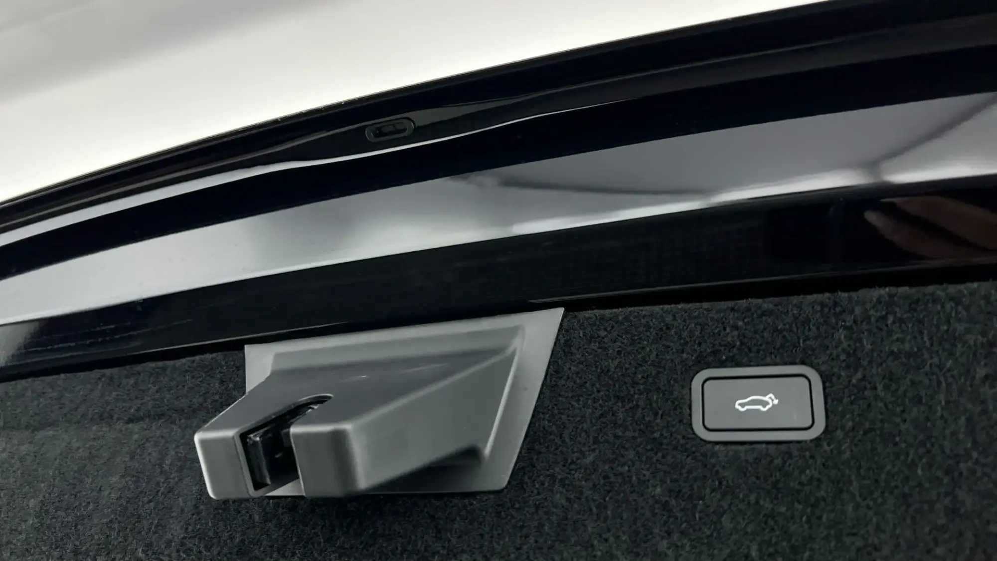 Polestar 4 Coupe Image 30