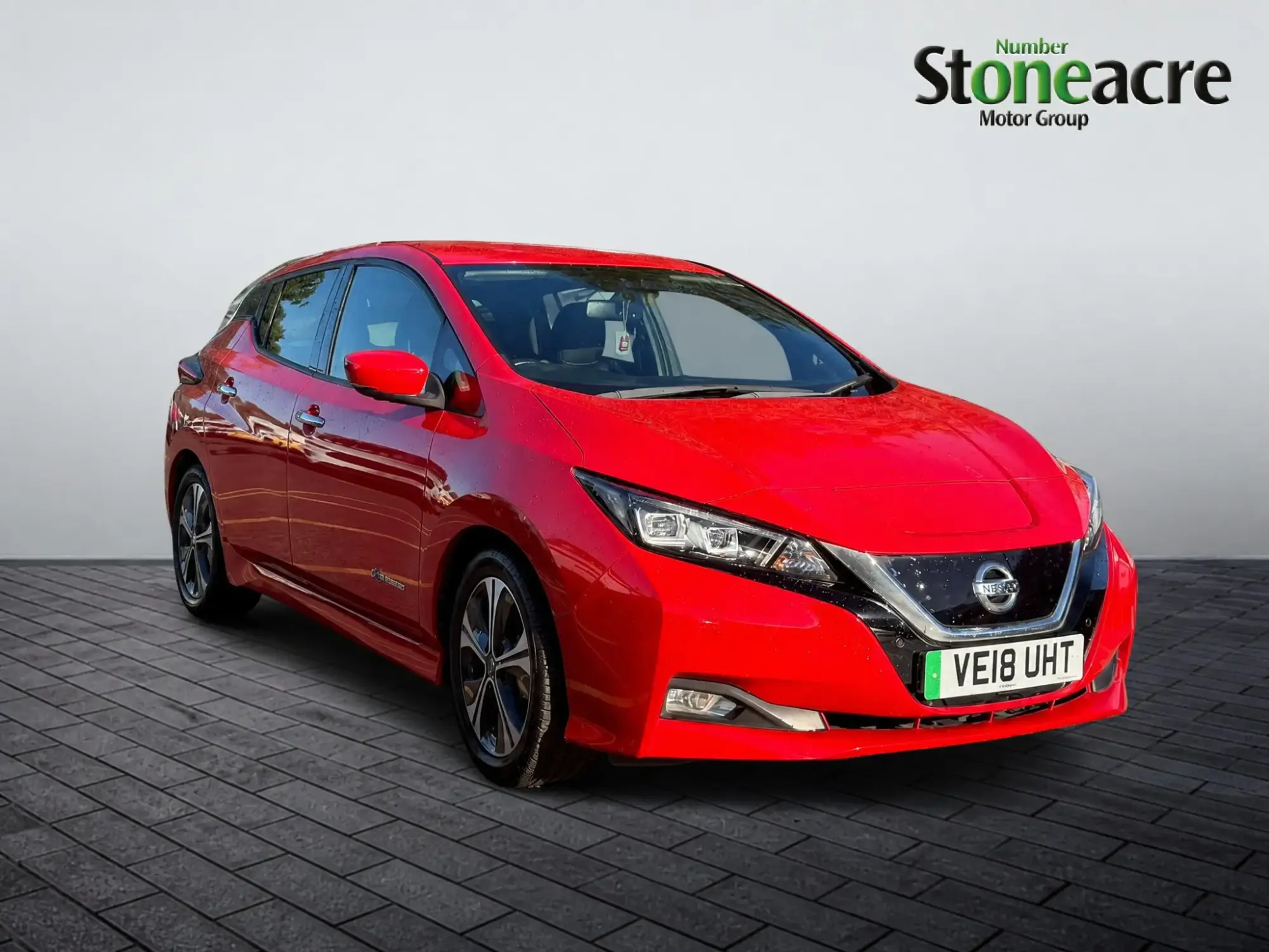 Nissan LEAF 40kWh Tekna Hatchback 5dr Electric Auto (150 ps) VE18UHT Image 1 Nissan LEAF 40kWh Tekna Hatchback 5dr Electric Auto (150 ps) VE18UHT Image 1