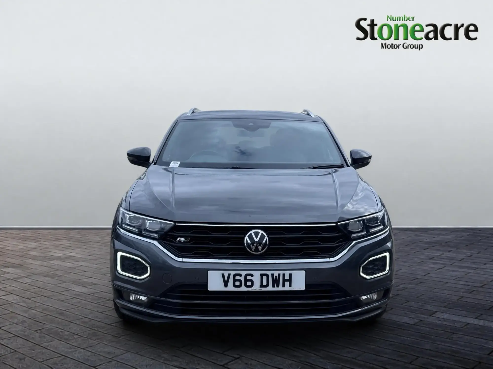 Volkswagen T-Roc 1.5 TSI EVO R-Line DSG Euro 6 (s/s) 5dr YW71JHE Image 2